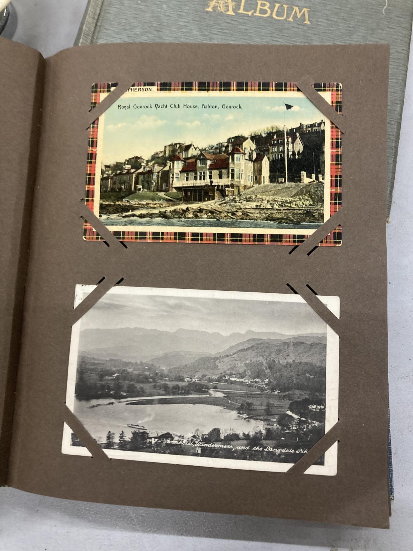 A LARGE QUANTITY OF SOUVENIR AND SCENIC POSTCARDS TO INCLUDE 1 FULL ALBUM AND ONE EMPTY ALBUM - Image 6 of 7