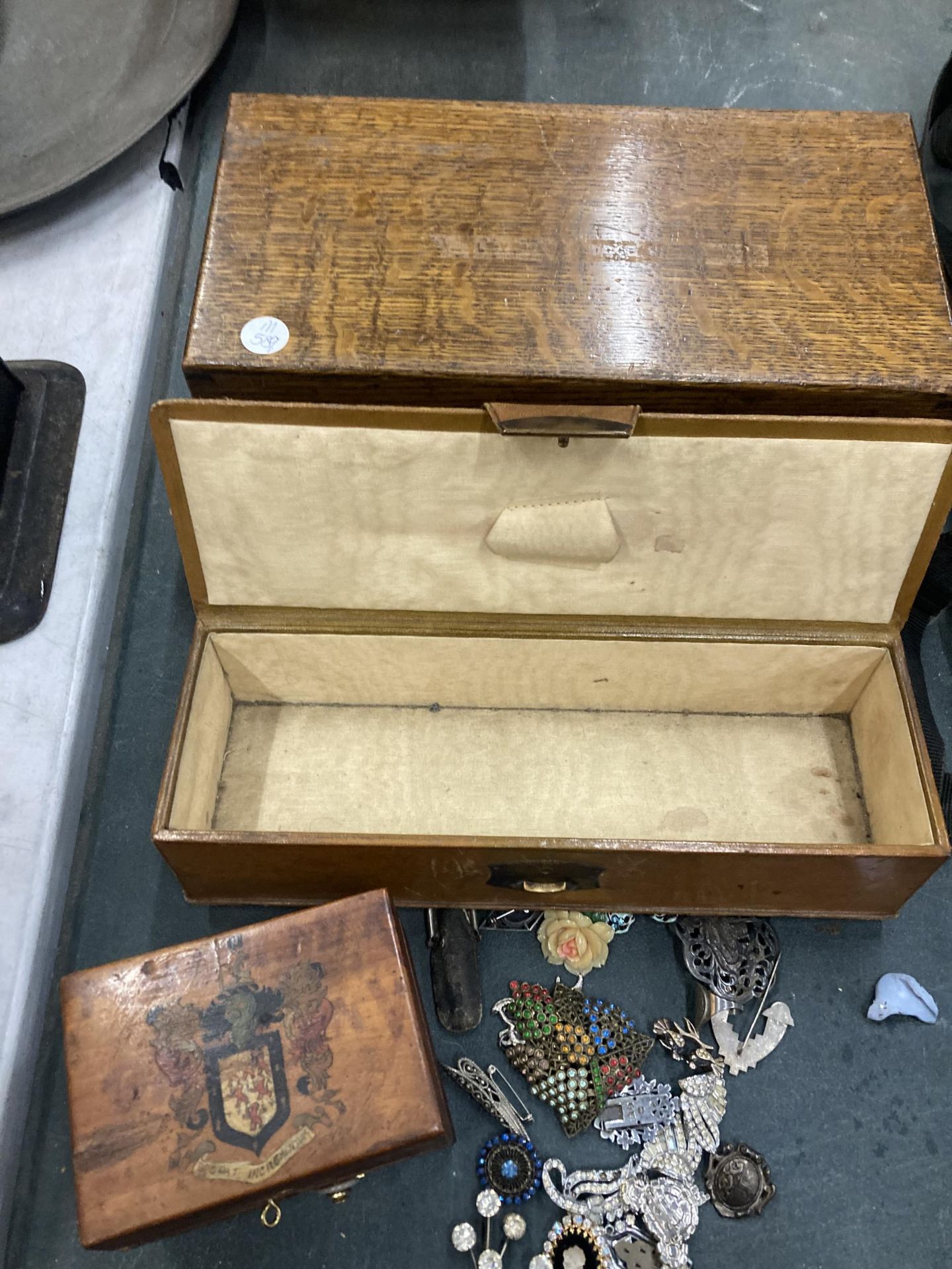 THREE VINTAGE BOXES CONTAINING A QUANTITY OF COSTUME JEWELLERY TO INCLUDE VINTAGE BROOCHES, - Image 2 of 3