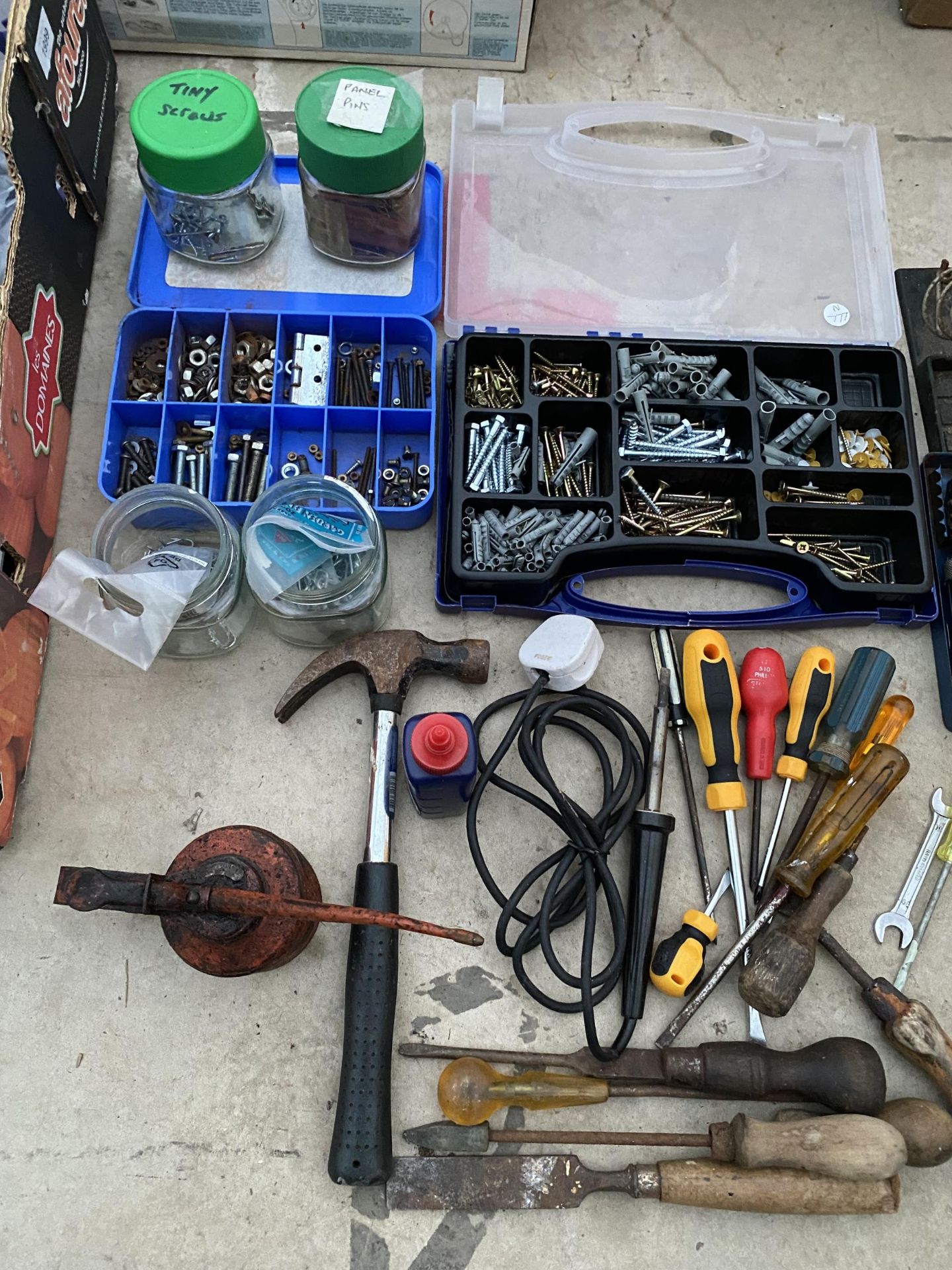 AN ASSORTMENT OF TOOLS AND HARDWARE TO INCLUDE SCREWS, A HAMMER, A SOLDERING IRON AND SCREW - Image 3 of 3