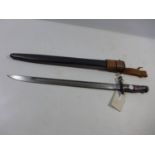 A WORLD WAR I UNITED STATES REMINGTON BAYONET AND SCABBARD, 43CM BLADE, DATED 1917