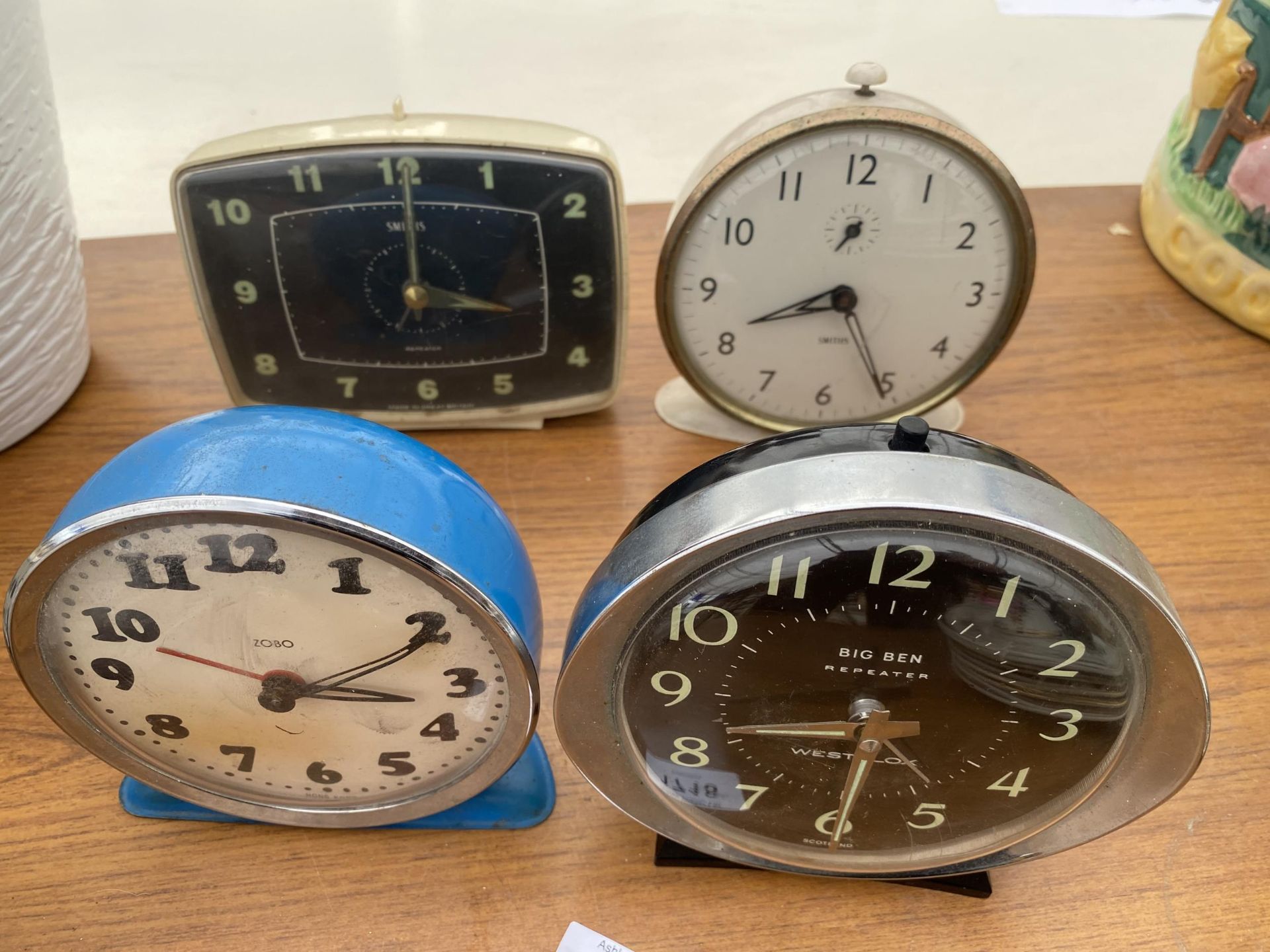 FOUR RETRO CLOCKS TO INCLUDE TWO SMITHS AND A BIG BEN ETC