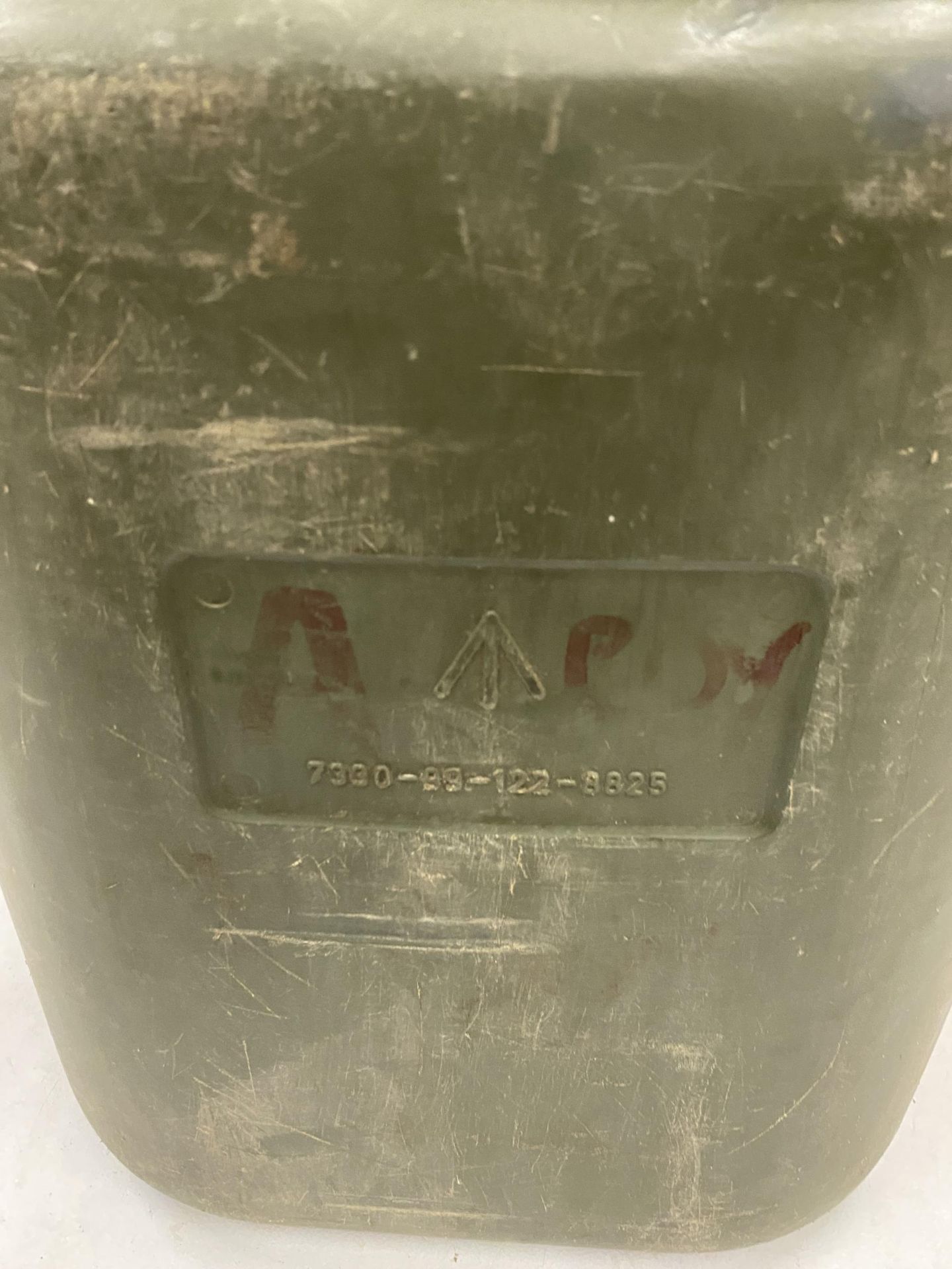 A LARGE MILITARY ISSUE WATER CONTAINER - Image 2 of 3