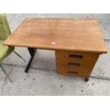 A RETRO TEAK SINGLE PEDESTAL DESK, 40X24"