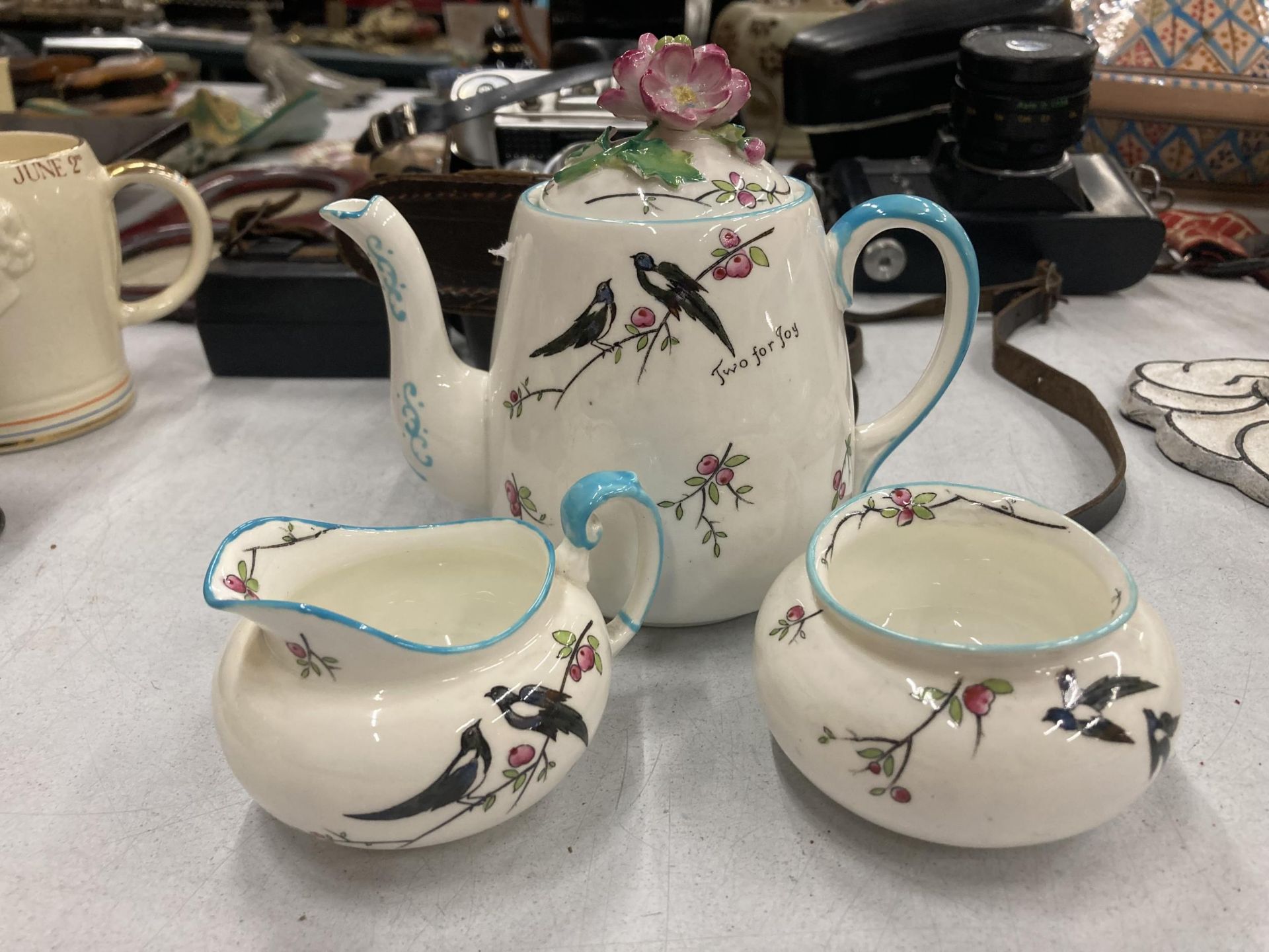 A PARAGON TEASET FOR ONE TO INCLUDE A TEAPOT, CREAM JUG, SUGAR BOWL CUP, SAUCER AND SIDE PLATE - Image 3 of 4