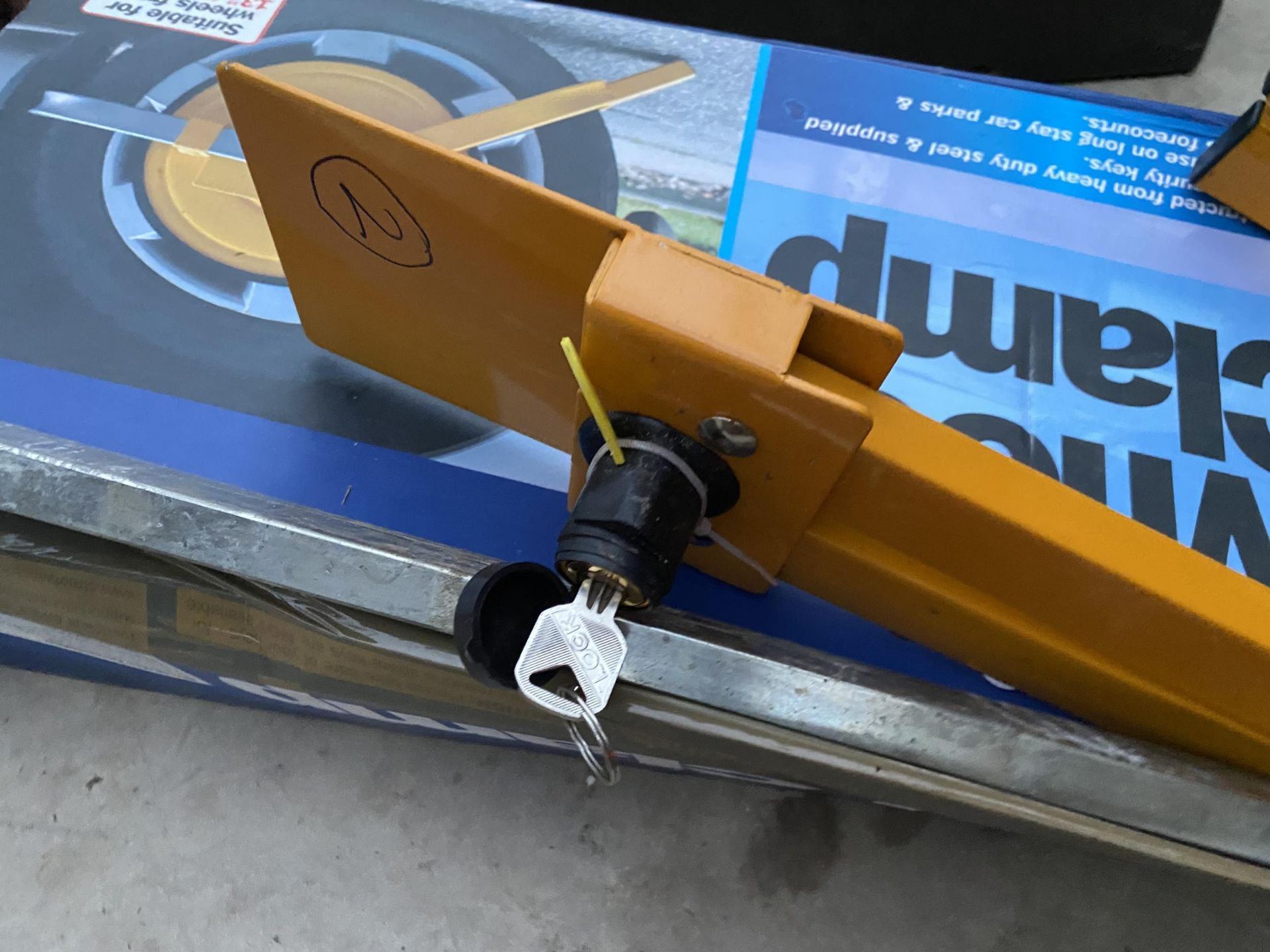 A WHEEL CLAMP - Image 3 of 3