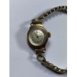 A VINTAGE 9CT YELLOW GOLD CASED 'REGENCY' 17 JEWELS LADIES WATCH, WEIGHT OF CASE BACK 1.37G