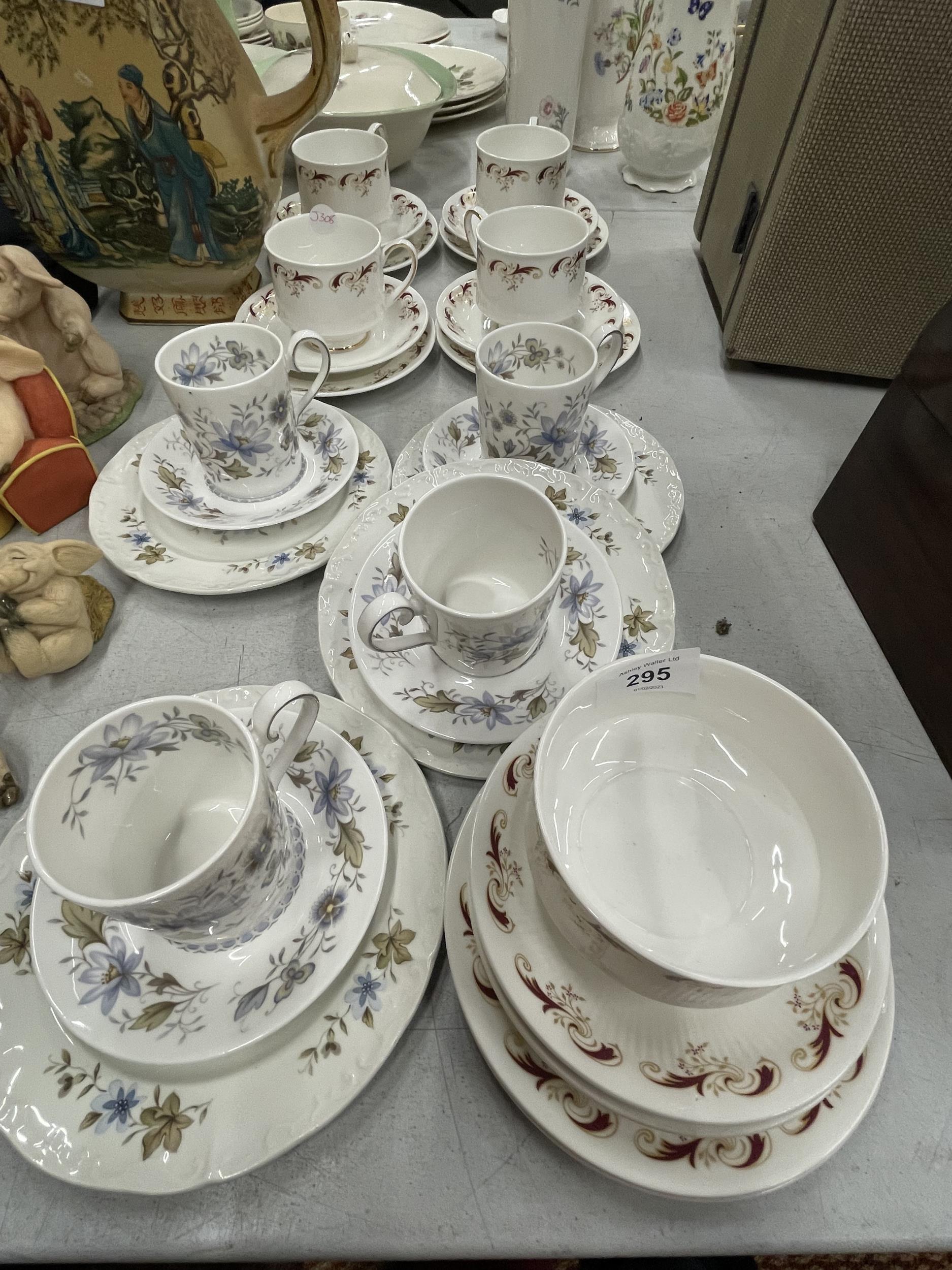 A QUANTITY OF CHINA CUPS, SAUCERS, PLATES AND SUGAR BOWL TO INCLUDE RIDGWAY 'MELISANDE'