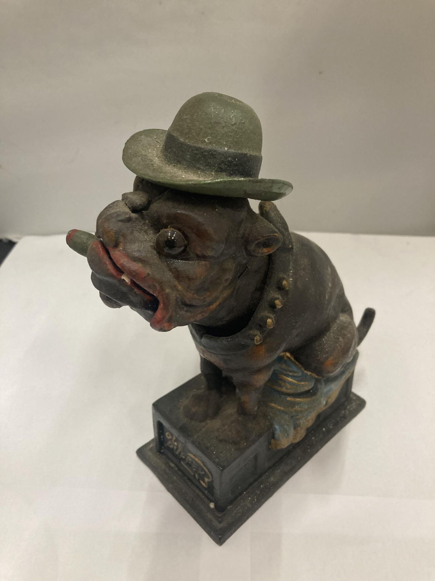 A VINTAGE STYLE CAST 'OLE PUFFER' DOG MONEY BANK