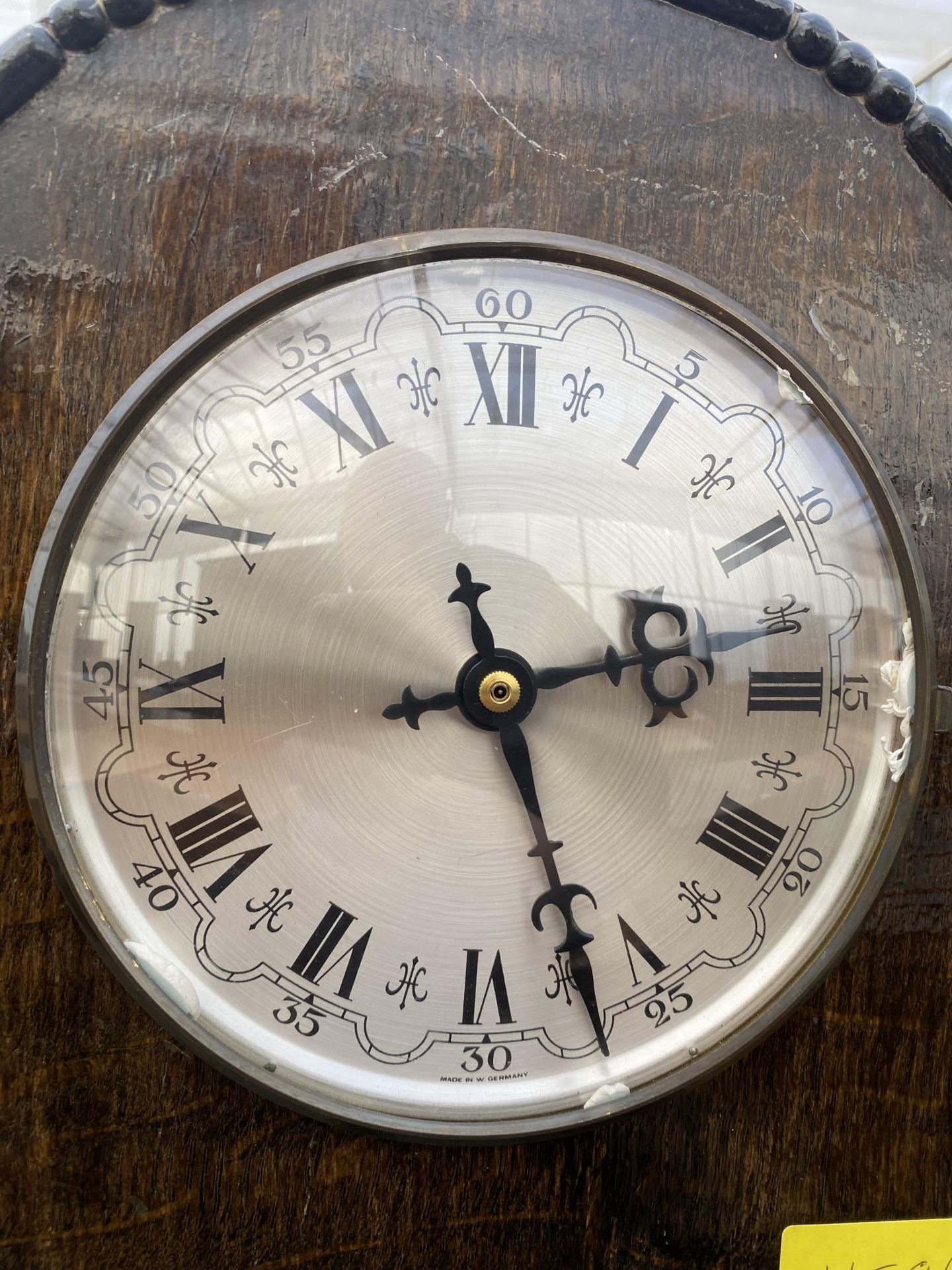 AN OAK GRANDMOTHER CLOCK WITH QUARTZ MOVEMENT - Image 3 of 5