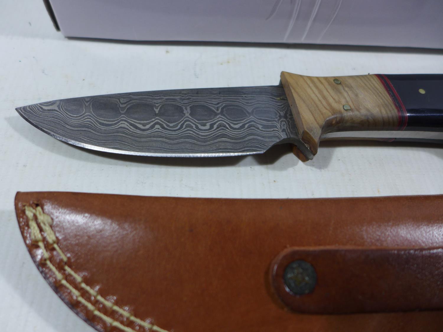 A BOXED TITAN CRAFTS KNIFE AND SCABBARD, 11CM DAMASCUS BLADE - Image 2 of 5