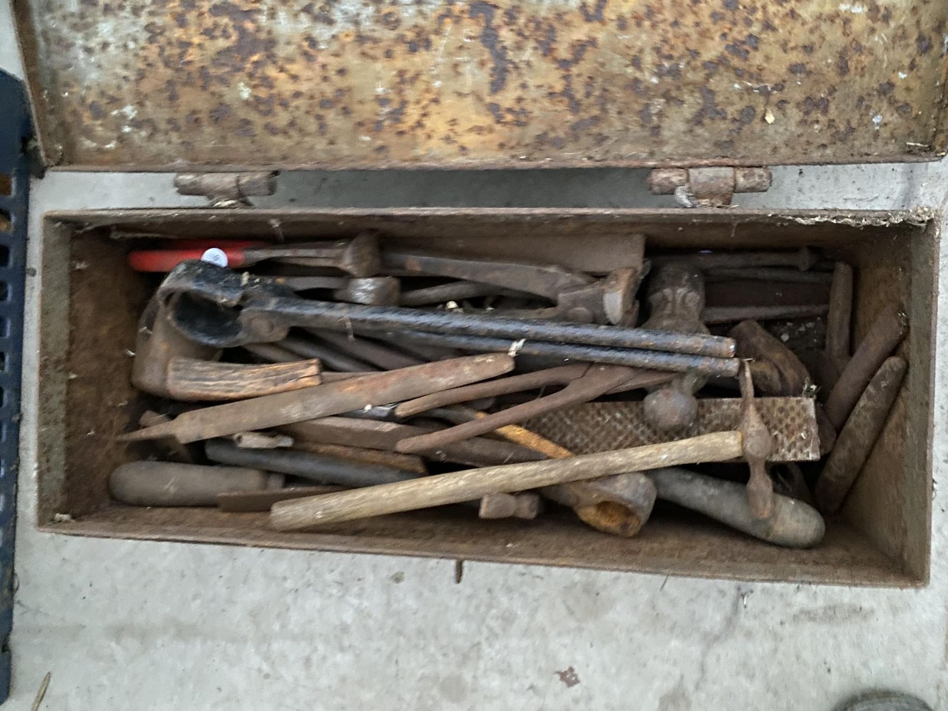 A VINTAGE METAL TOOL CHEST CONTAINING AN ASSORTMENT OF TOOLS TO INCLUDE RASPS AND PLIERS ETC - Image 2 of 2