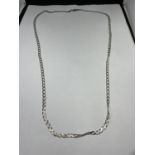 A MARKED SILVER NECKLACE LENGTH 28 INCHES
