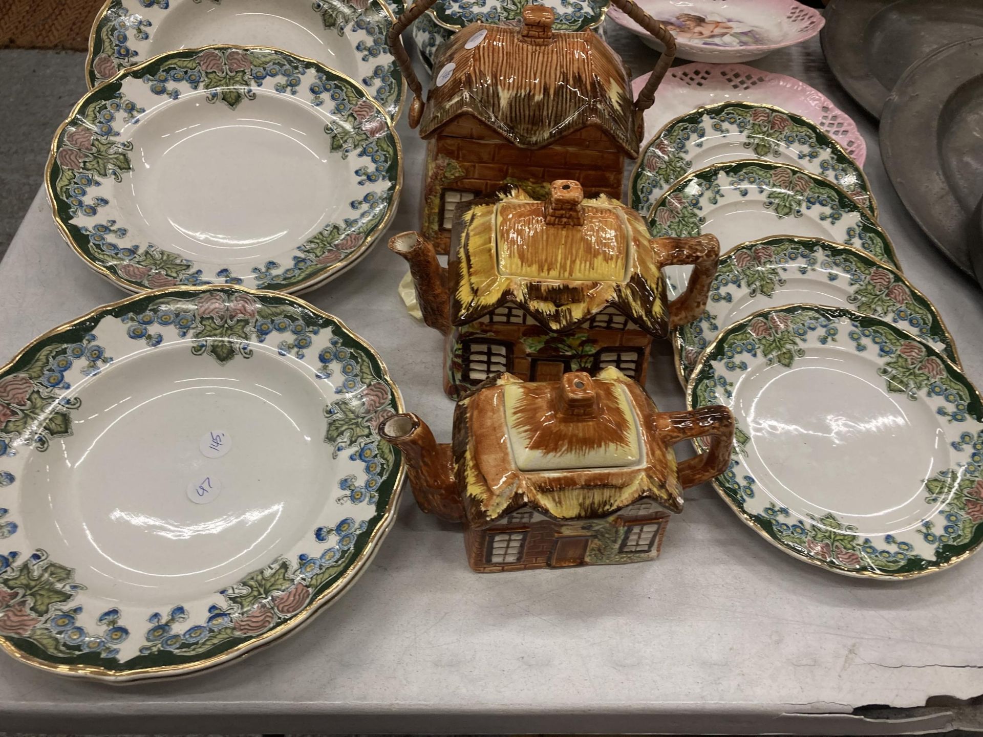 A QUANTITY OF HOLLINGSHEAD AND KIRKHAM 'LIBERTY' PLATES, BOWLS AND A TUREEN, THREE PIECES OF COTTAGE - Image 2 of 3