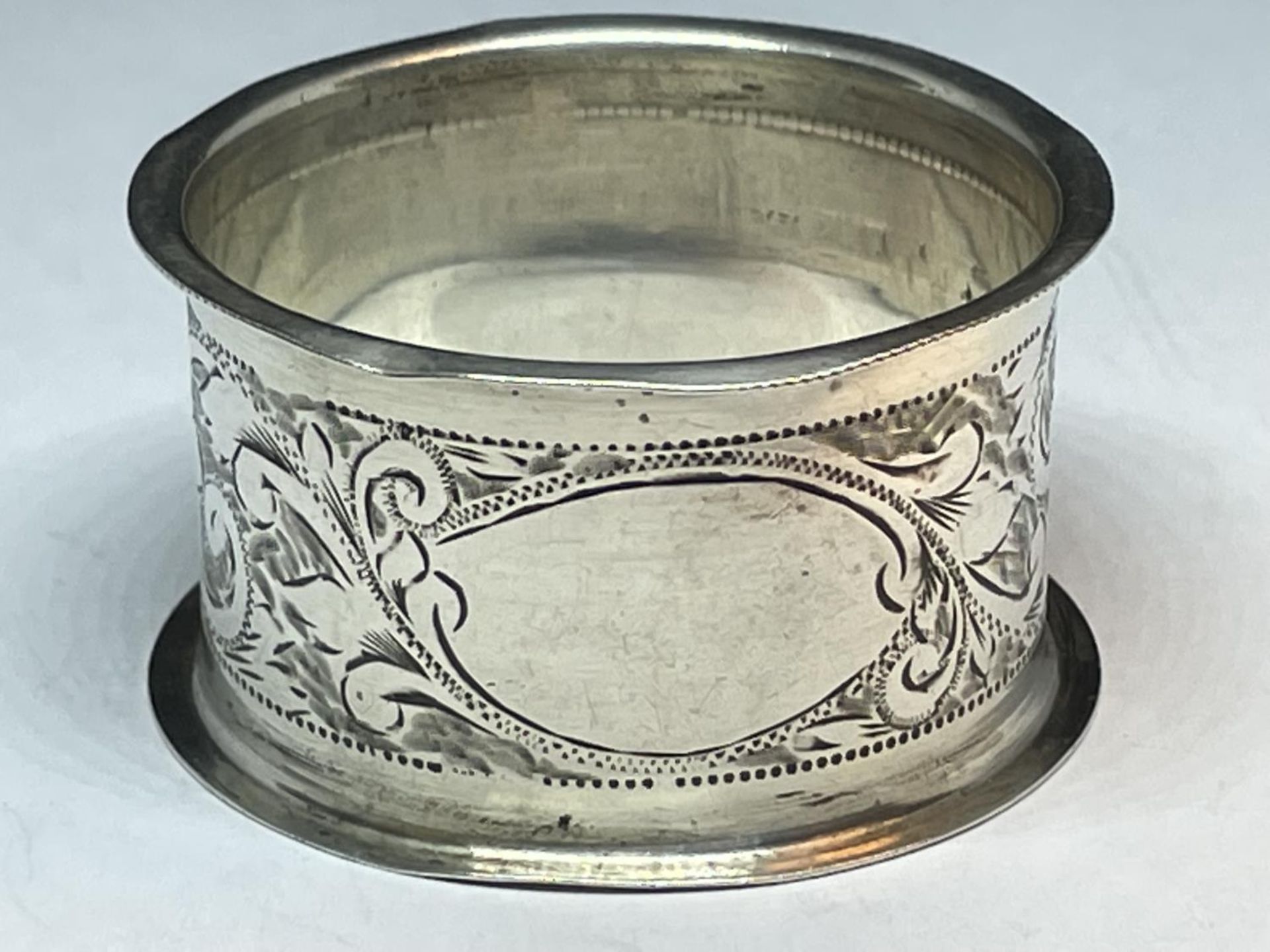 A HALLMARKED CHESTER NAPKIN RING