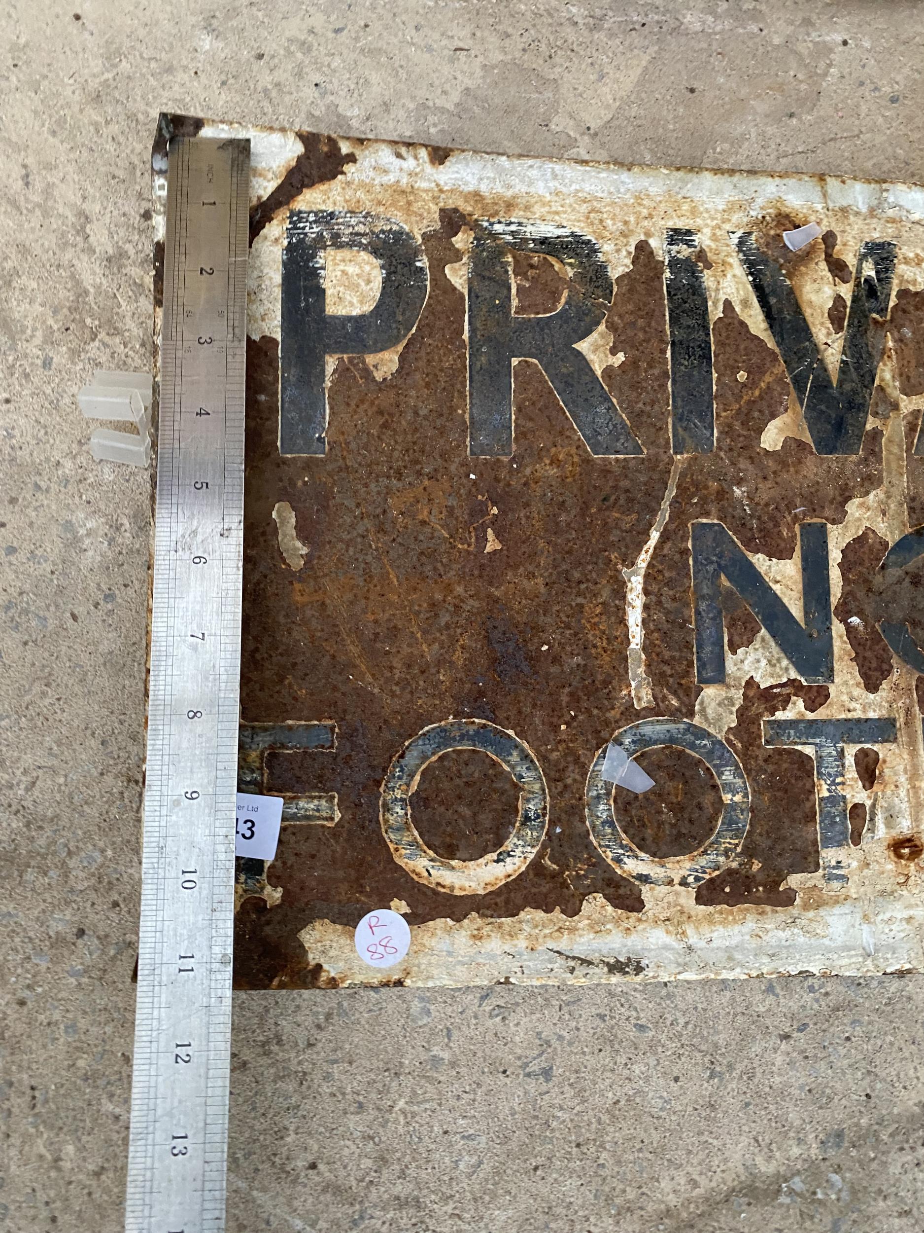 A VINTAGE ENAMEL 'PRIVATE NO FOOTPATH' SIGN - Image 3 of 3