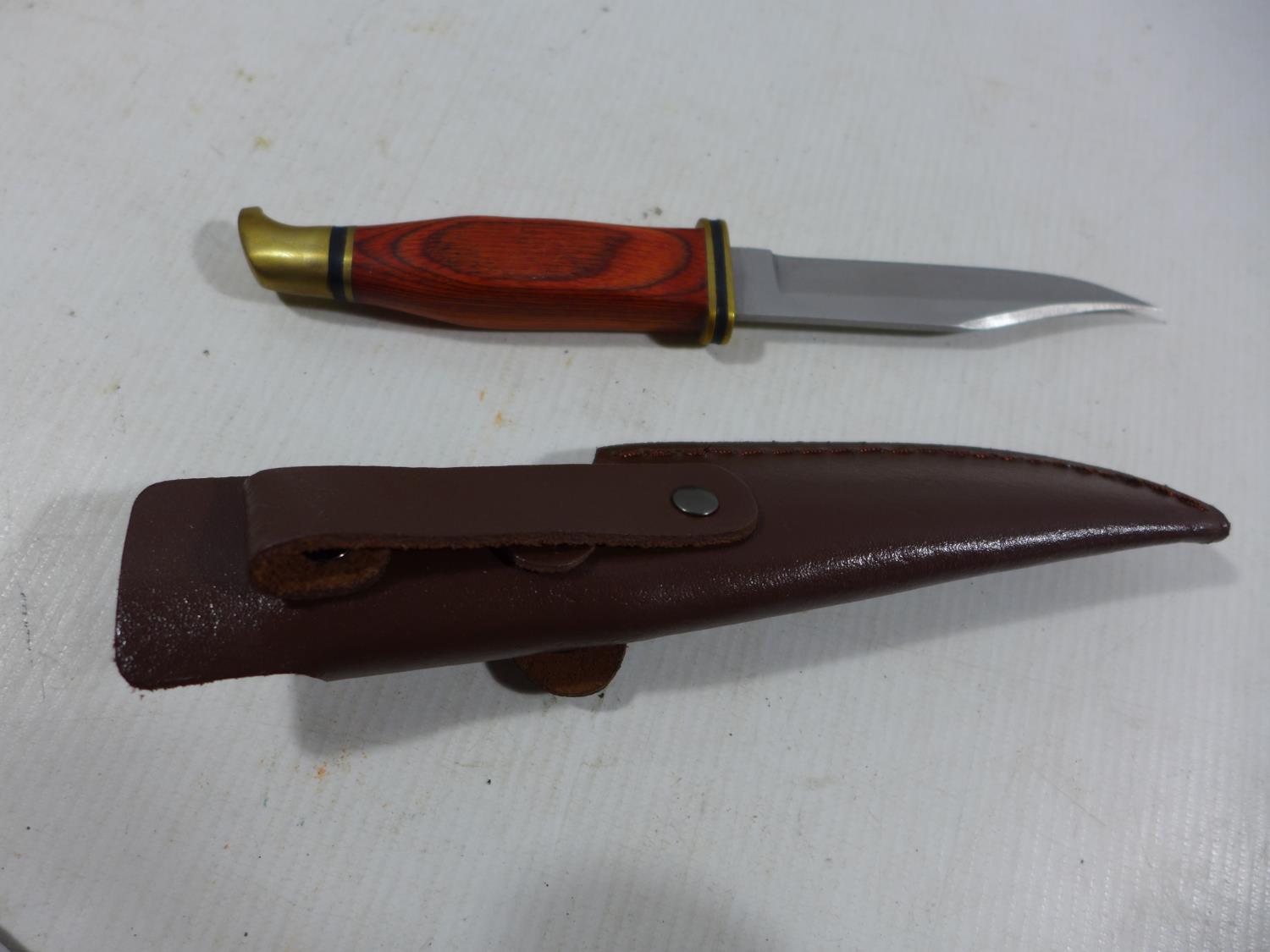 A BOXED KNIFE AND SCABBARD, 10CM BLADE - Image 3 of 4