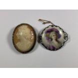 TWO VINTAGE BROOCHES TO INCLUDE A CERAMIC AND HALLMARKED SILVER & FURTHER CAMEO EXAMPLE
