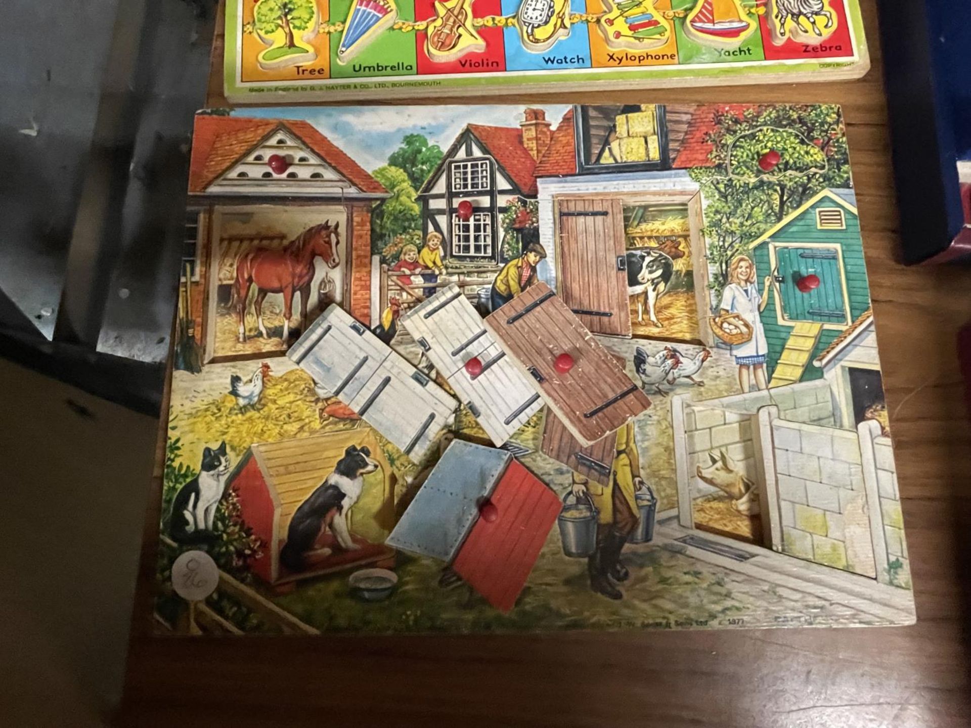 THREE VINTAGE WOODEN YOUNG CHILD'S LEARNING TOYS - Image 2 of 4