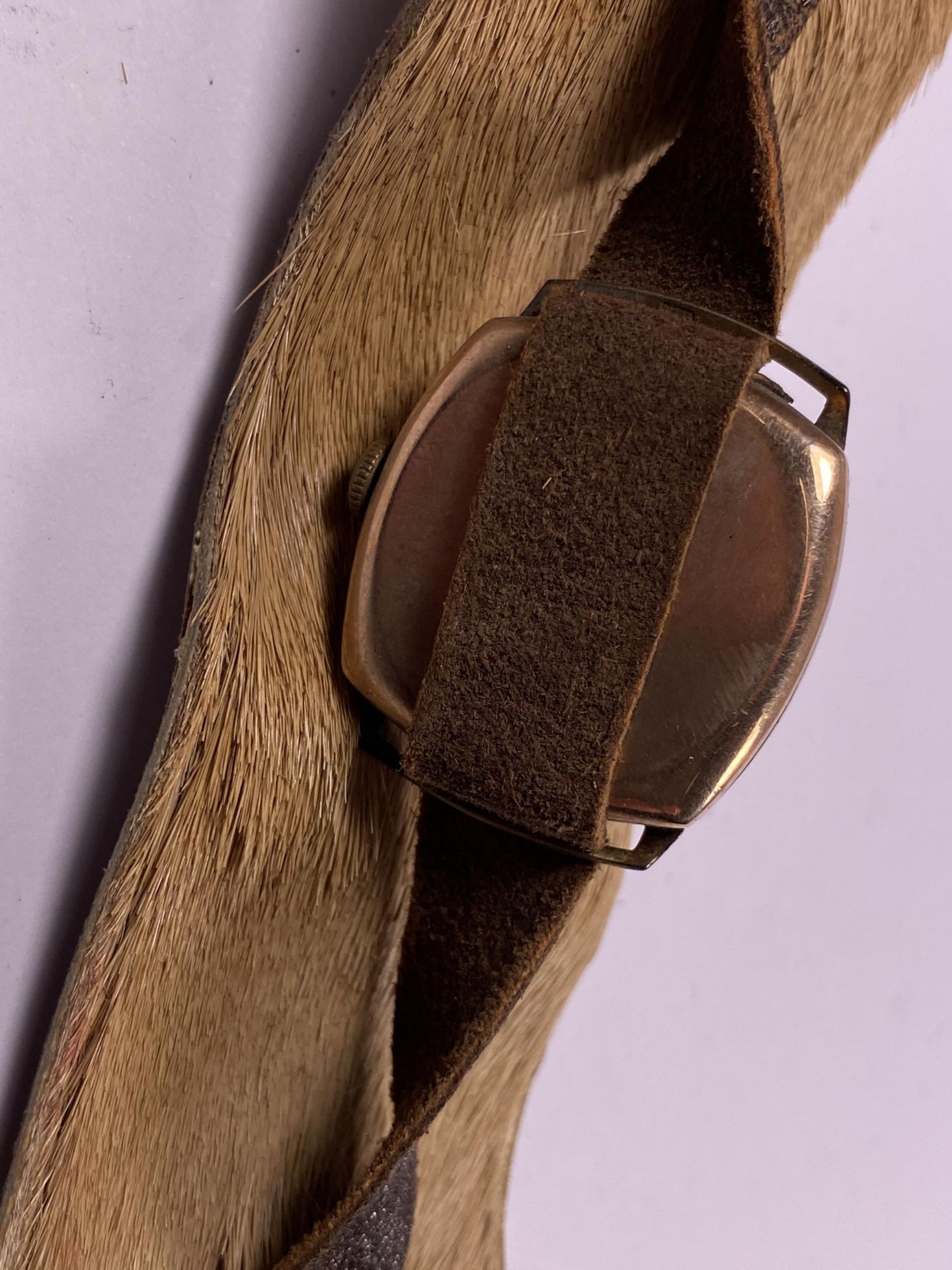 A 1940'S ACCURIST 9CT YELLOW GOLD CASED WATCH - Image 3 of 4