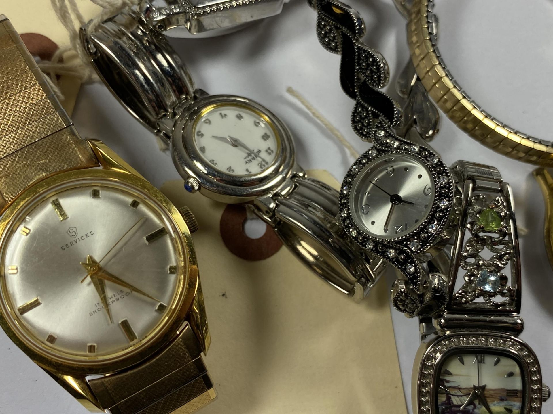 A MIXED GROUP OF VINTAGE WATCHES TO INCLUDE SERVICES, ROTARY ETC - Bild 3 aus 3