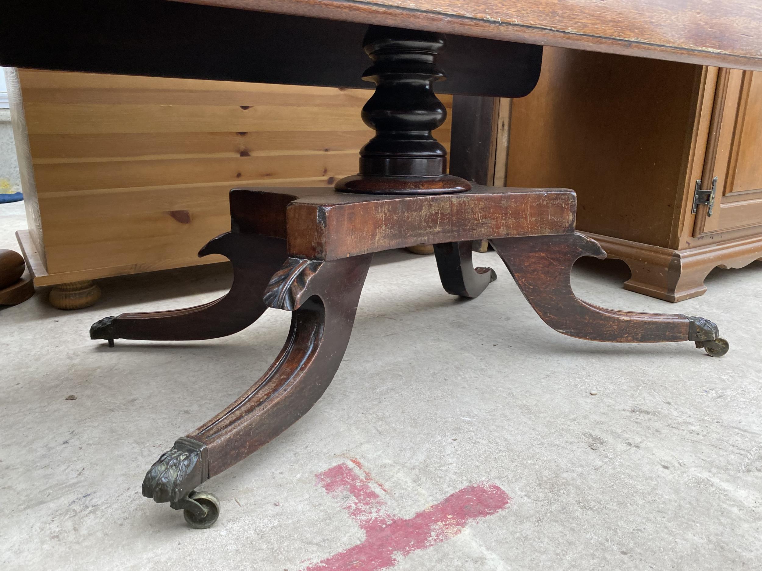 A 19TH CENTURY MAHOGANY DROP-LEAF PEDESTAL TABLE WITH SINGLE DRAWER, 41" SQUARE OPENED - Image 3 of 3