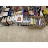 A LARGE ASSORTMENT OF BOOKS ON ART, ANTIQUES AND COLLECTING ITEMS ETC