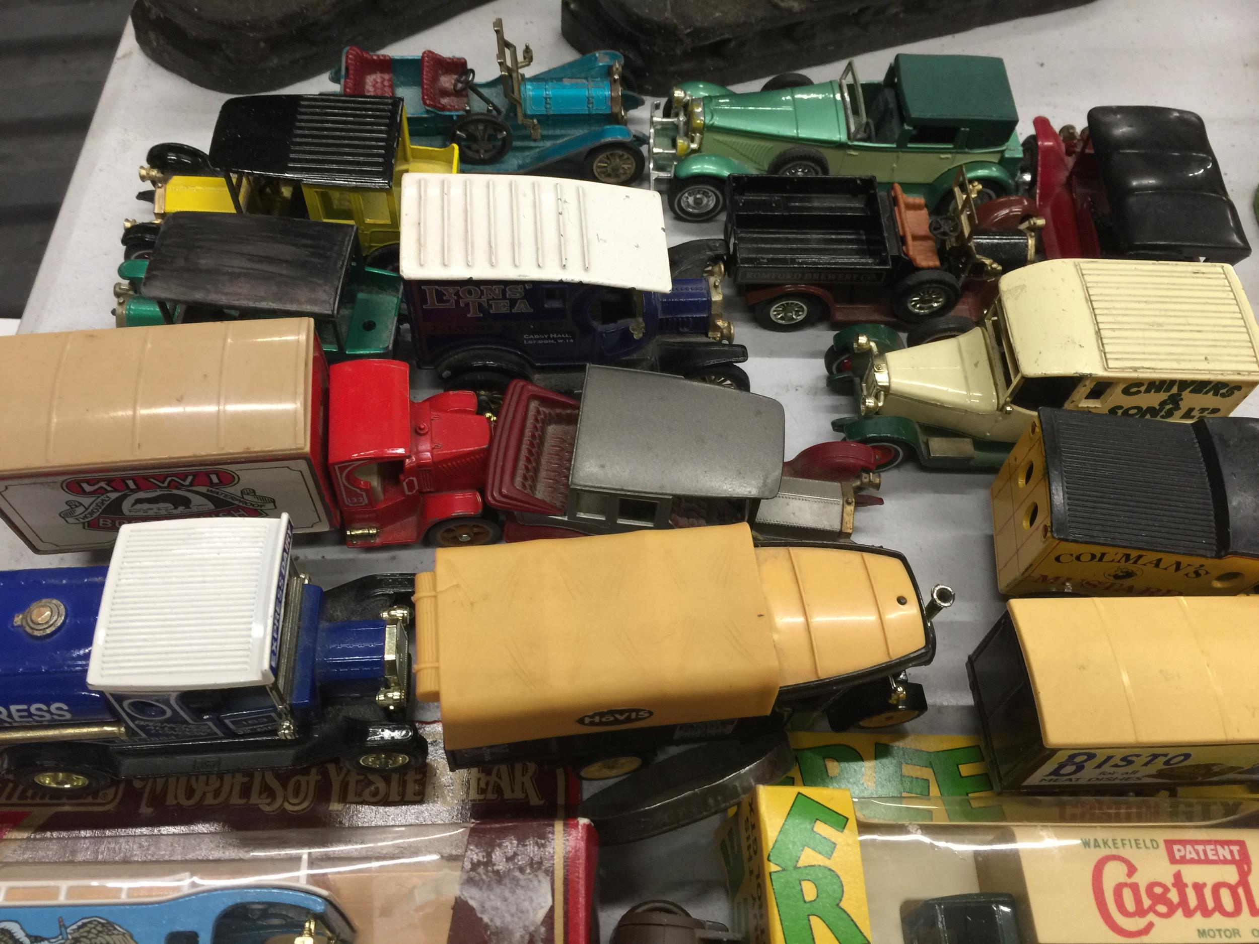 A QUANTITY OF LLEDO AND MATCHBOX DIE-CAST VEHICLES SOME IN BOXES TO INCLUDE ADVERTISING VANS AND - Image 3 of 3