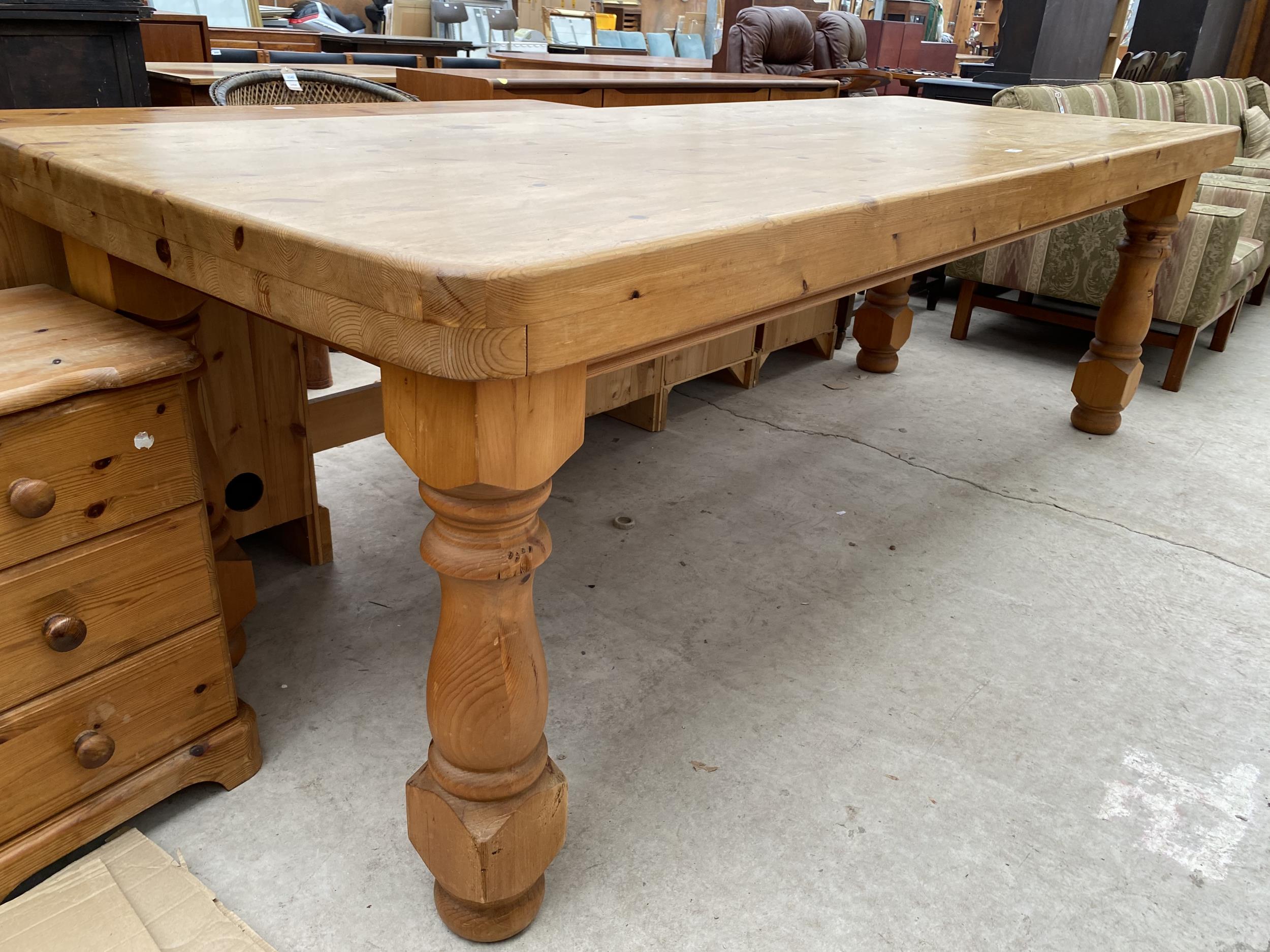 A MODERN PINE KITCHEN TABLE ON TURNED LEGS, 96X36" - Image 2 of 4