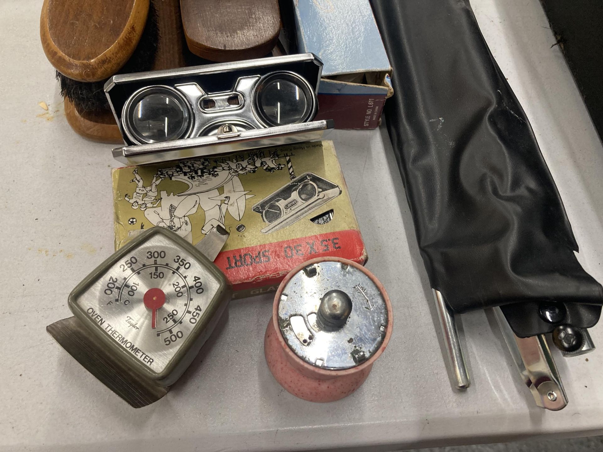 A MIXED VINTAGE LOT TO INCLUDE A BOXED DORMY NUMBERING MACHINE WITH INK, BINOCULARS, SPORTS GLASSES, - Image 2 of 4