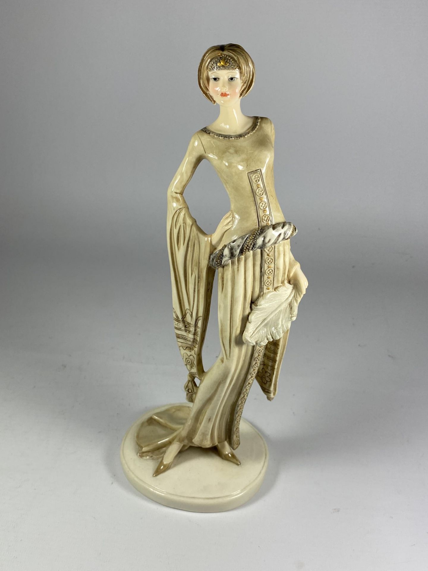 A LEONARDO COLLECTION ART DECO STYLE FIGURE