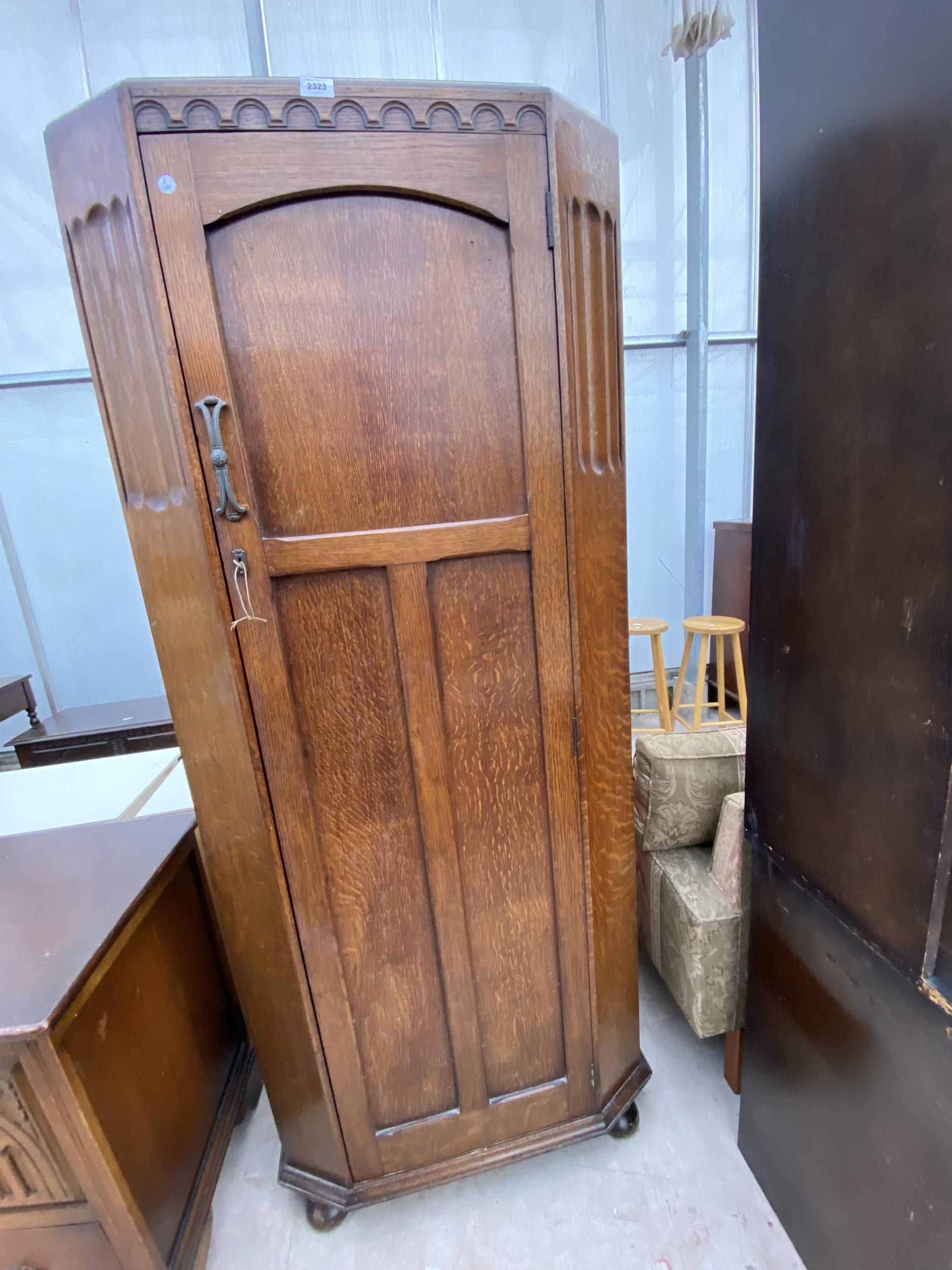 A MID 20TH CENTURY OAK HALL WARDROBE, 30" WIDE