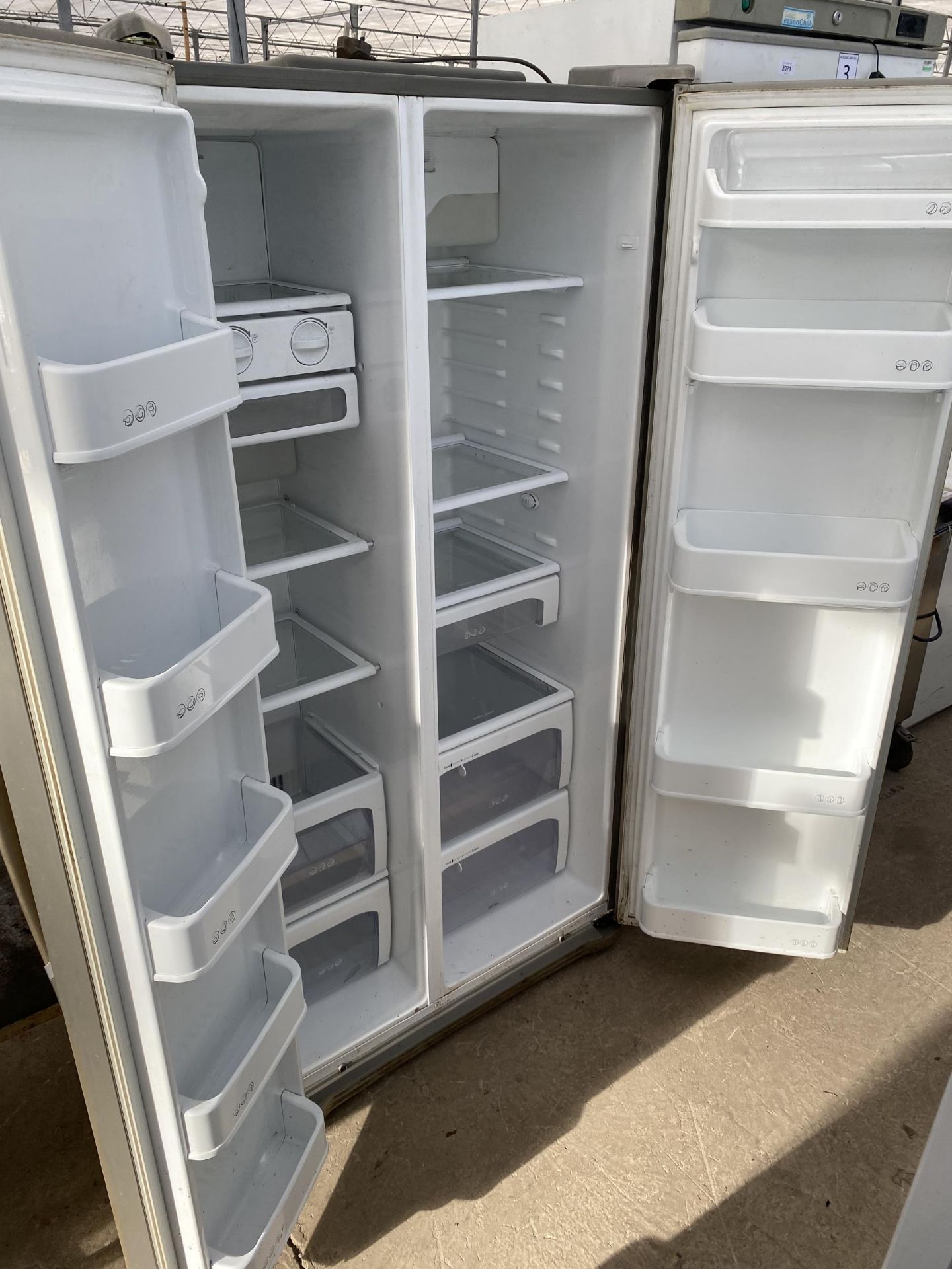 A SILVER LG AMERICAN STYLE FRIDGE FREEZER - Image 2 of 2