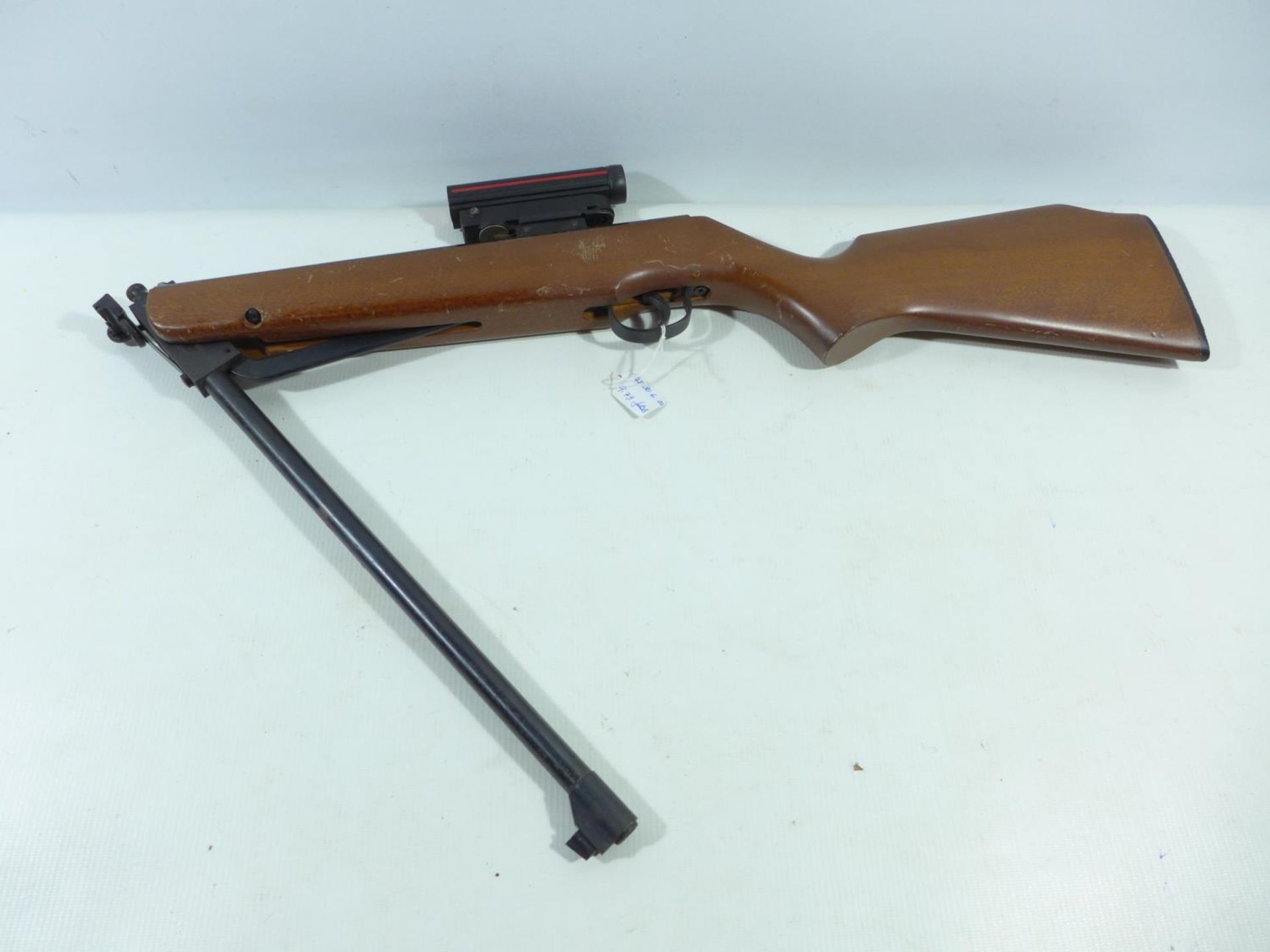A WEBLEY AND SCOTT EXCEL .22 CALIBRE AIR RIFLE, 44CM BARREL, SERIAL NUMBER 831825, FITTED WITH - Image 6 of 7