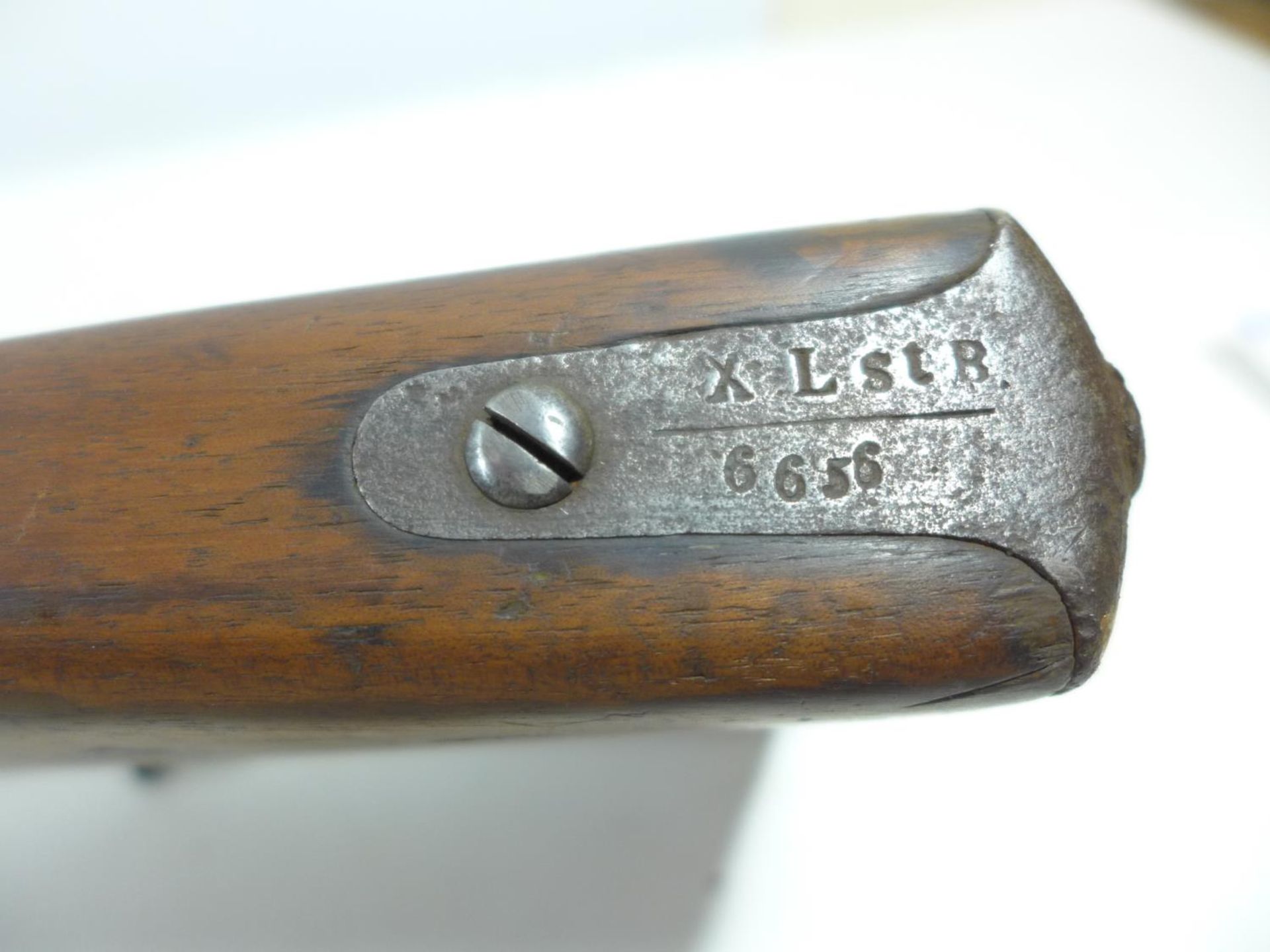 A MID 19TH CENTURY OBSOLETE CALIBRE WERNDL-HOLUB RIFLE, 83CM BARREL, LACKING HAMMER, TOTAL LENGTH - Image 6 of 11