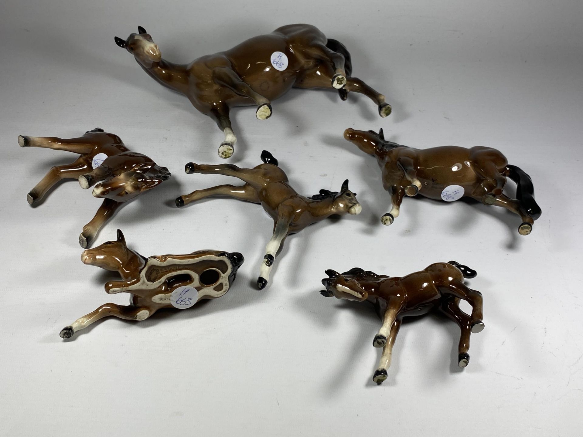 A GROUP OF FIVE BESWICK BROWN GLOSS HORSE MODELS AND FURTHER GERMAN HORSE MODEL, SOME A/F - Image 2 of 3