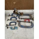 AN ASSORTMENT OF G CLAMPS AND A WOOD PLANE ETC