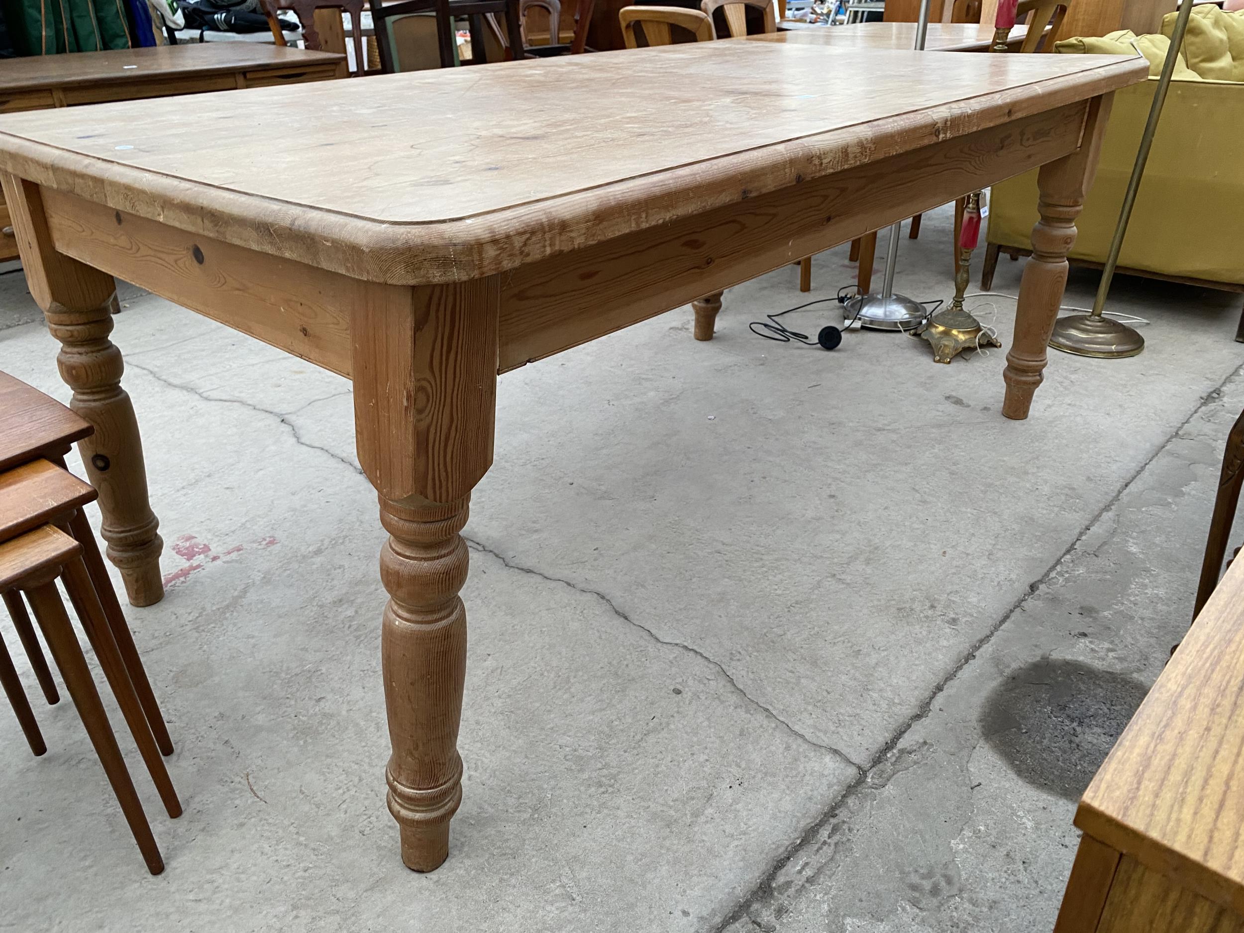 A VICTORIAN STYLE PINE KITCHEN TABLE ON TURNED LEGS, 72X41" - Image 2 of 3