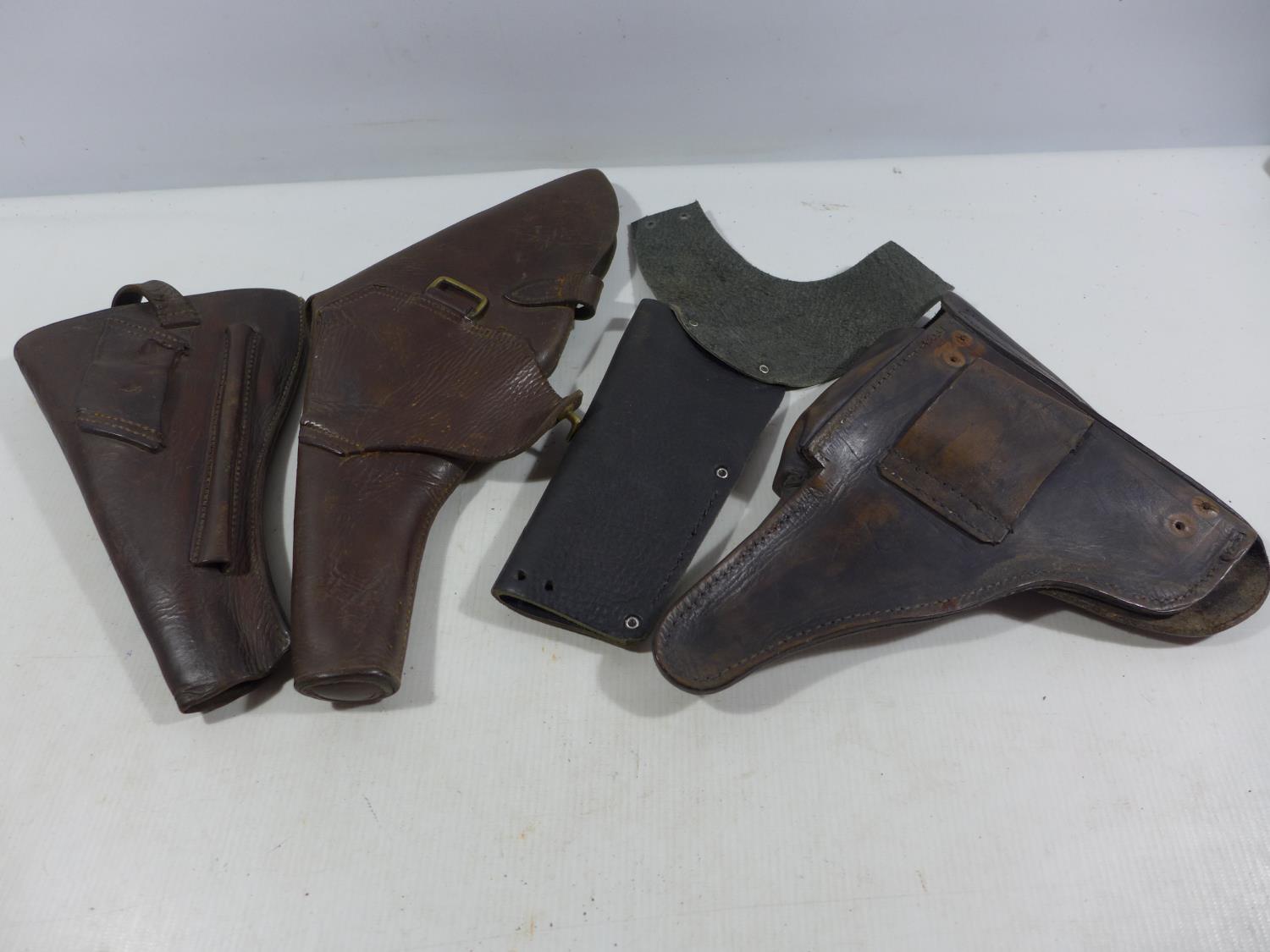 FOUR LEATHER HOLSTERS TO INCLUDE MILITARY EXAMPLE - Image 2 of 3