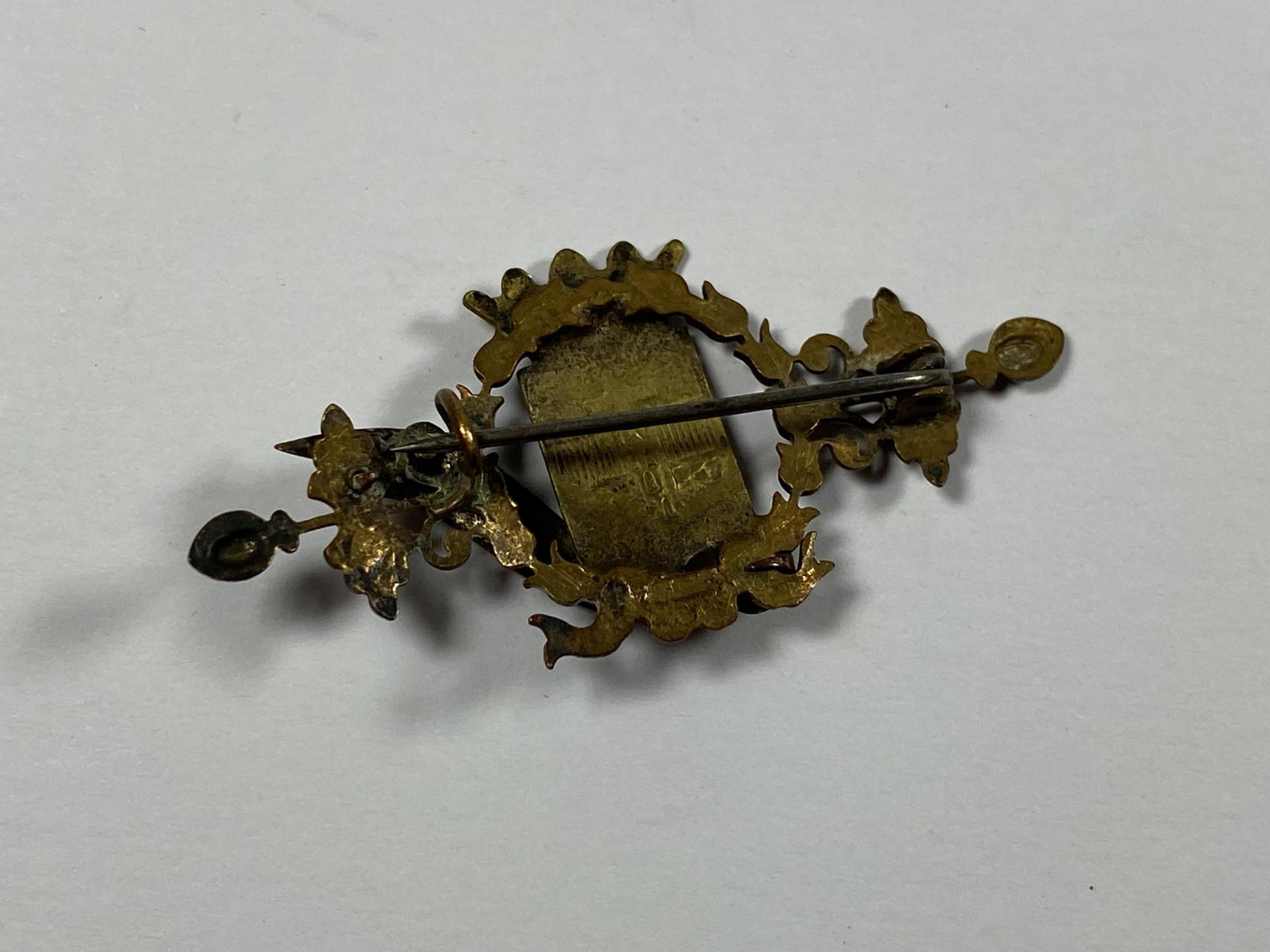 A VINTAGE 'YPRES' BROOCH - Image 2 of 2