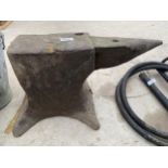 A VINTAGE HEAVY CAST IRON BLACKSMITHS ANVIL