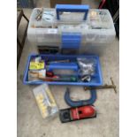 AN ASSORTMENT OF TOOLS TO INCLUDE SCREW DRIVERS, A PLANE AND A G CLAMP ETC