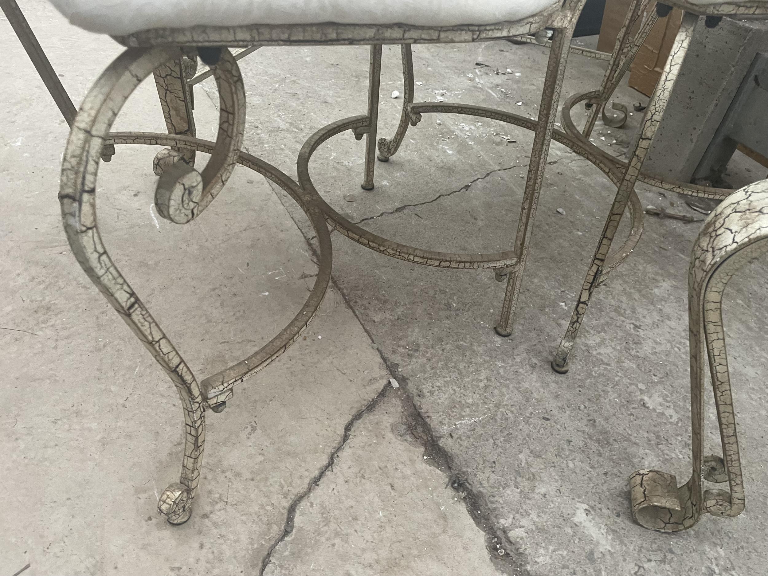 A METALWARE FRAMED GLASS TOP DINING TABLE WITH CRACKLE WARE DECORATION, FOUR MATCHING CHAIRS AND A - Image 6 of 12