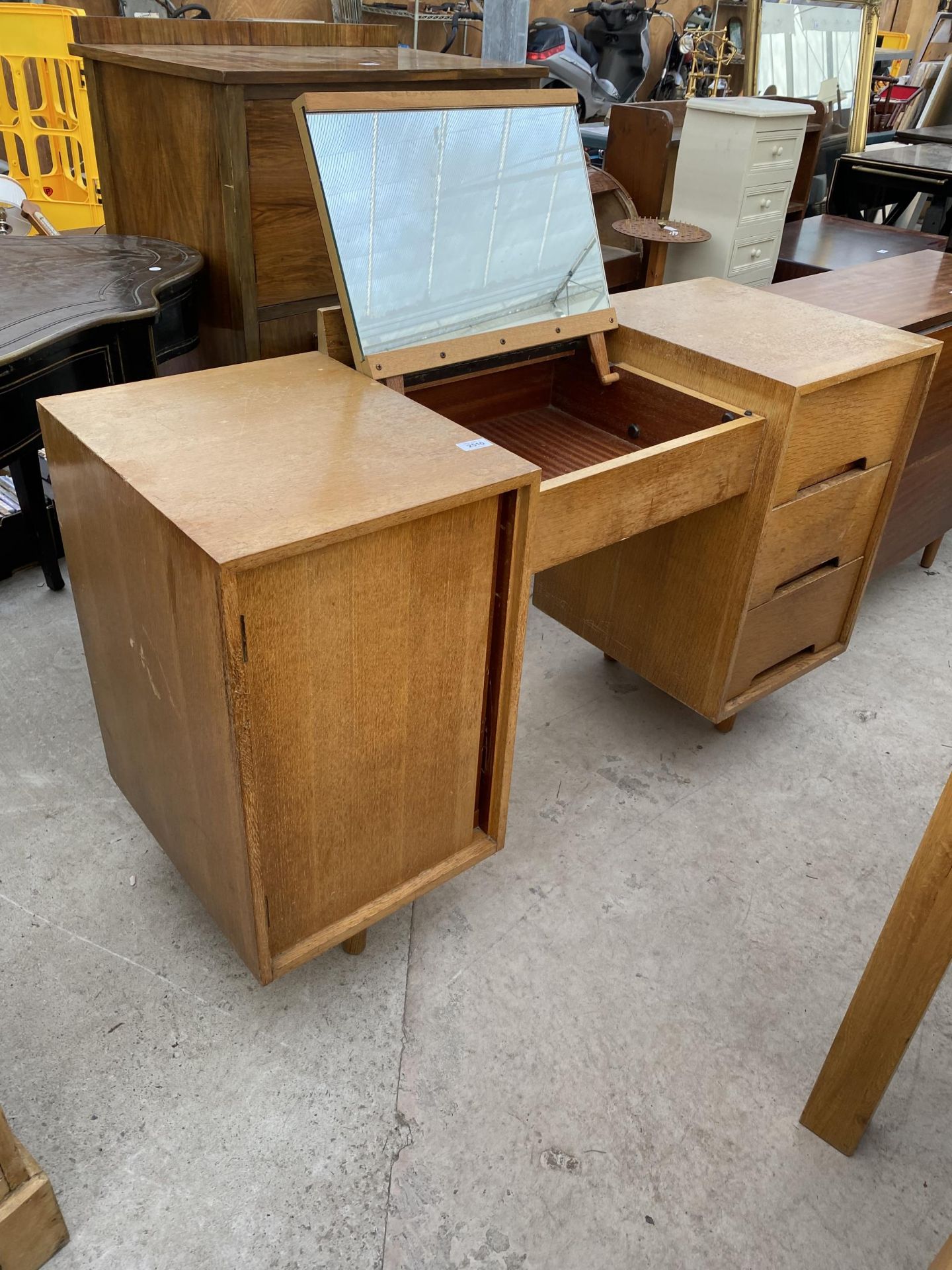 A LIGHT OAK 'STAG' DRESSING TABLE WITH MIRRORED LIFT-UP CENTRE SECTION, 48" WIDE - Image 3 of 5