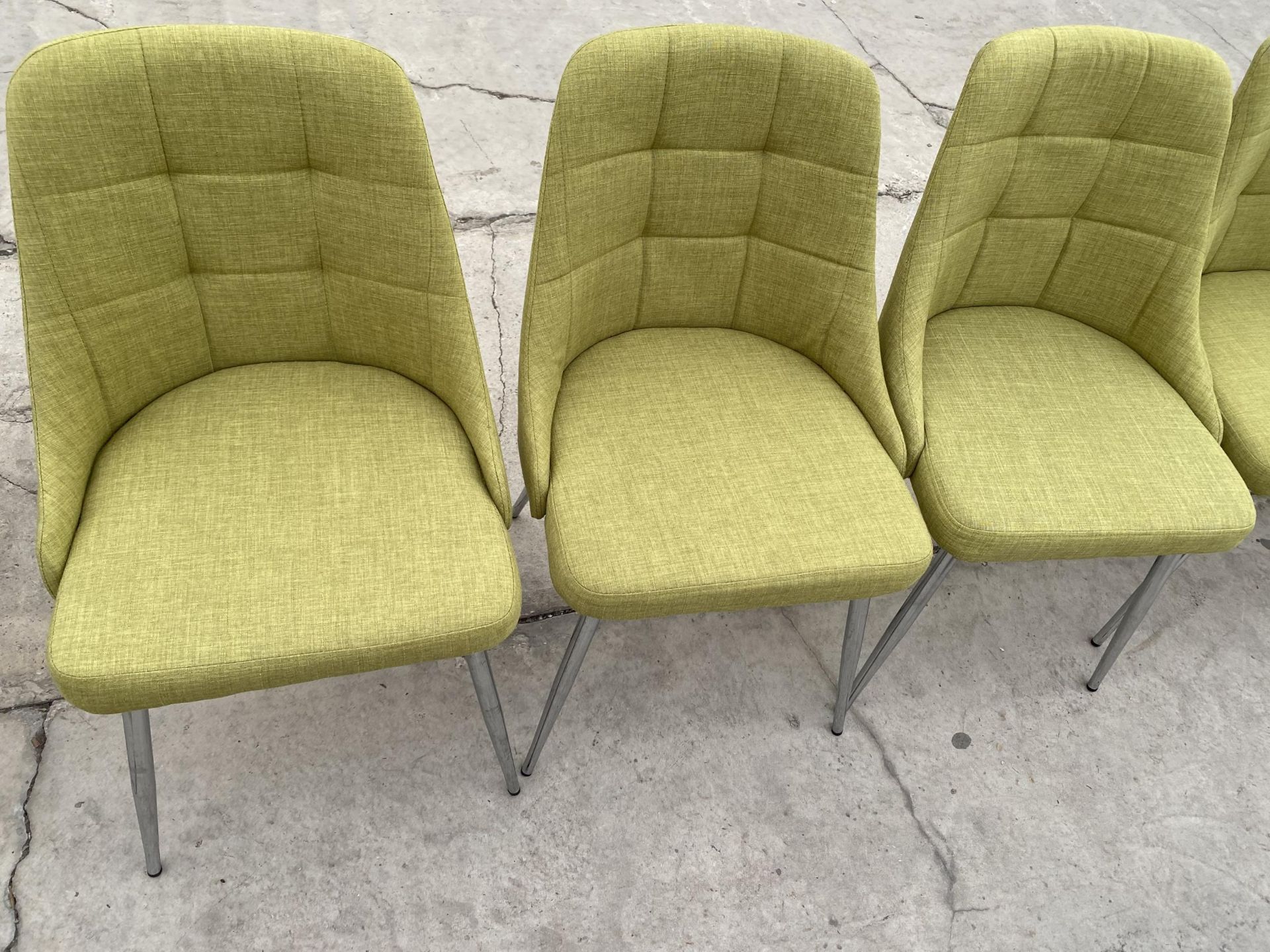 A SET OF SIX GREEN FABRIC 'SHANGHAI' CHAIRS ON POLISHED CHROME LEGS - Image 3 of 4