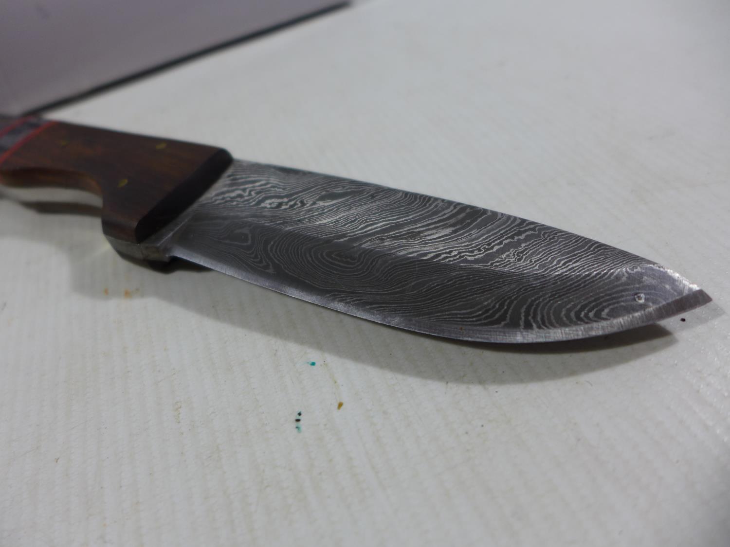 A BOXED TITAN CRAFTS KNIFE AND SCABBARD, 10.5CM DAMASCUS BLADE - Image 3 of 5