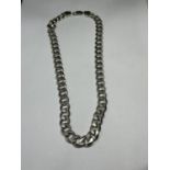 A MARKED SILVER HEAVY FLAT LINK NECKLACE LENGTH 20 INCHES