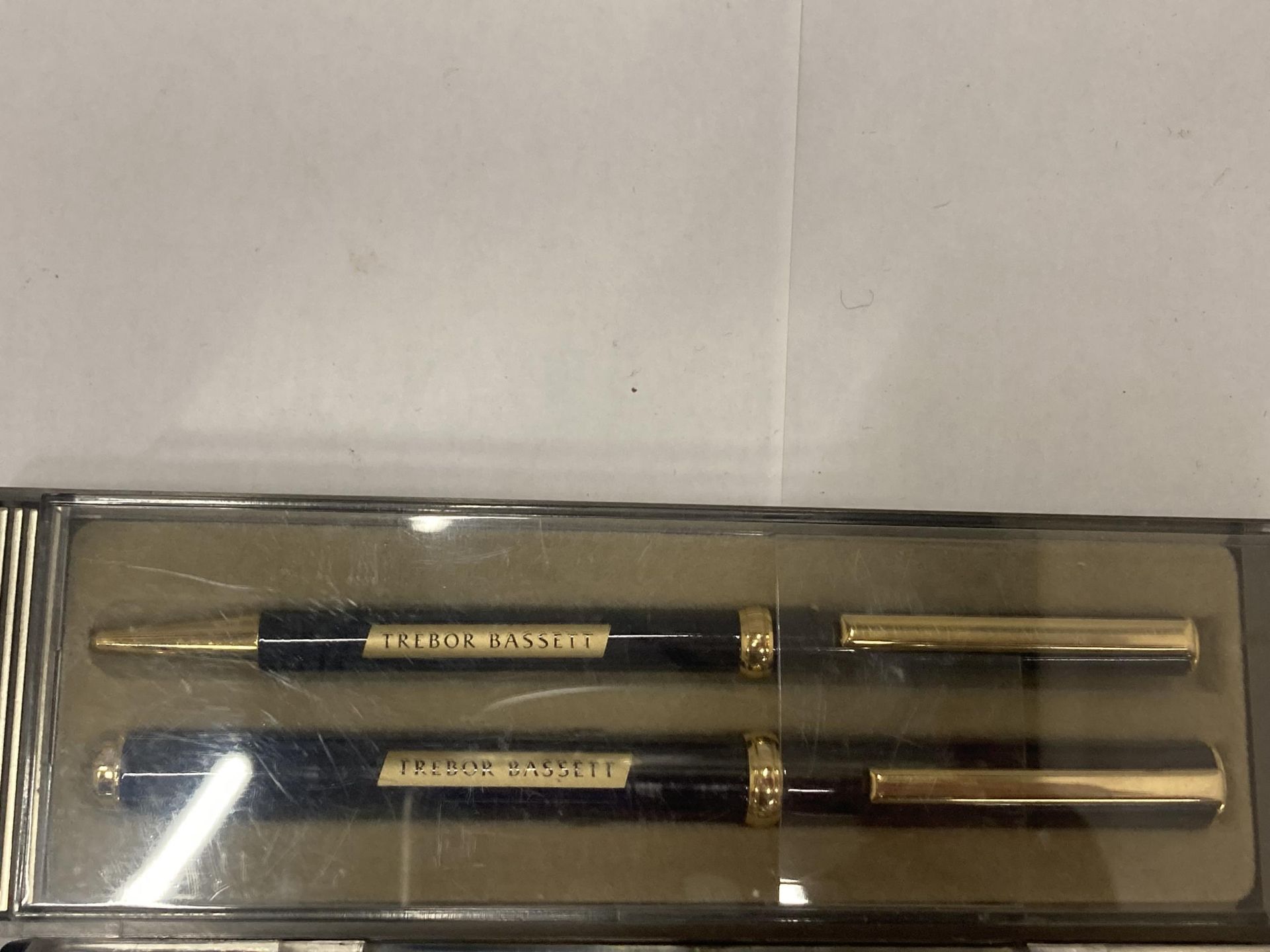 SIX PARKER PENS IN BOXES OF TWO - Image 2 of 4