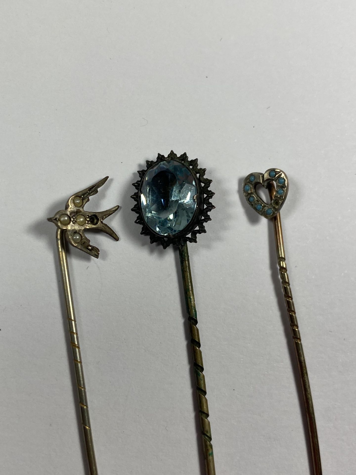 THREE VINTAGE STICK PINS TO INCLUDE BIRD DESIGN EXAMPLE - Image 2 of 2