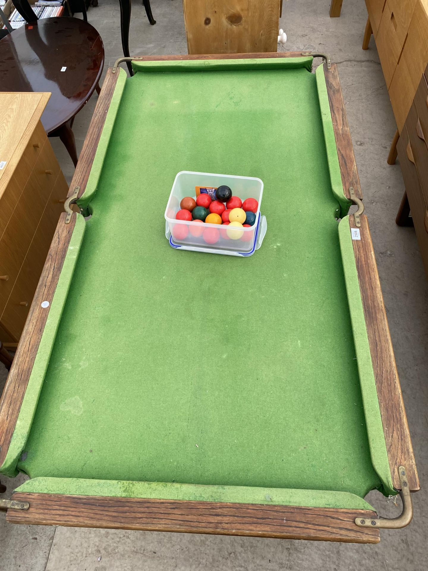 A SMALL SNOOKER TABLE (64X34") ON OAK BASE WITH TURNED LEGS, COMPLETE WITH SNOOKER BALLS AND - Image 3 of 4