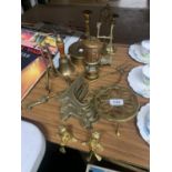 A QUANTITY OF BRASS ITEMS TO INCLUDE A HAND BELL, CANDLESTICKS, A MINERS LAMP, PLATE STANDS,